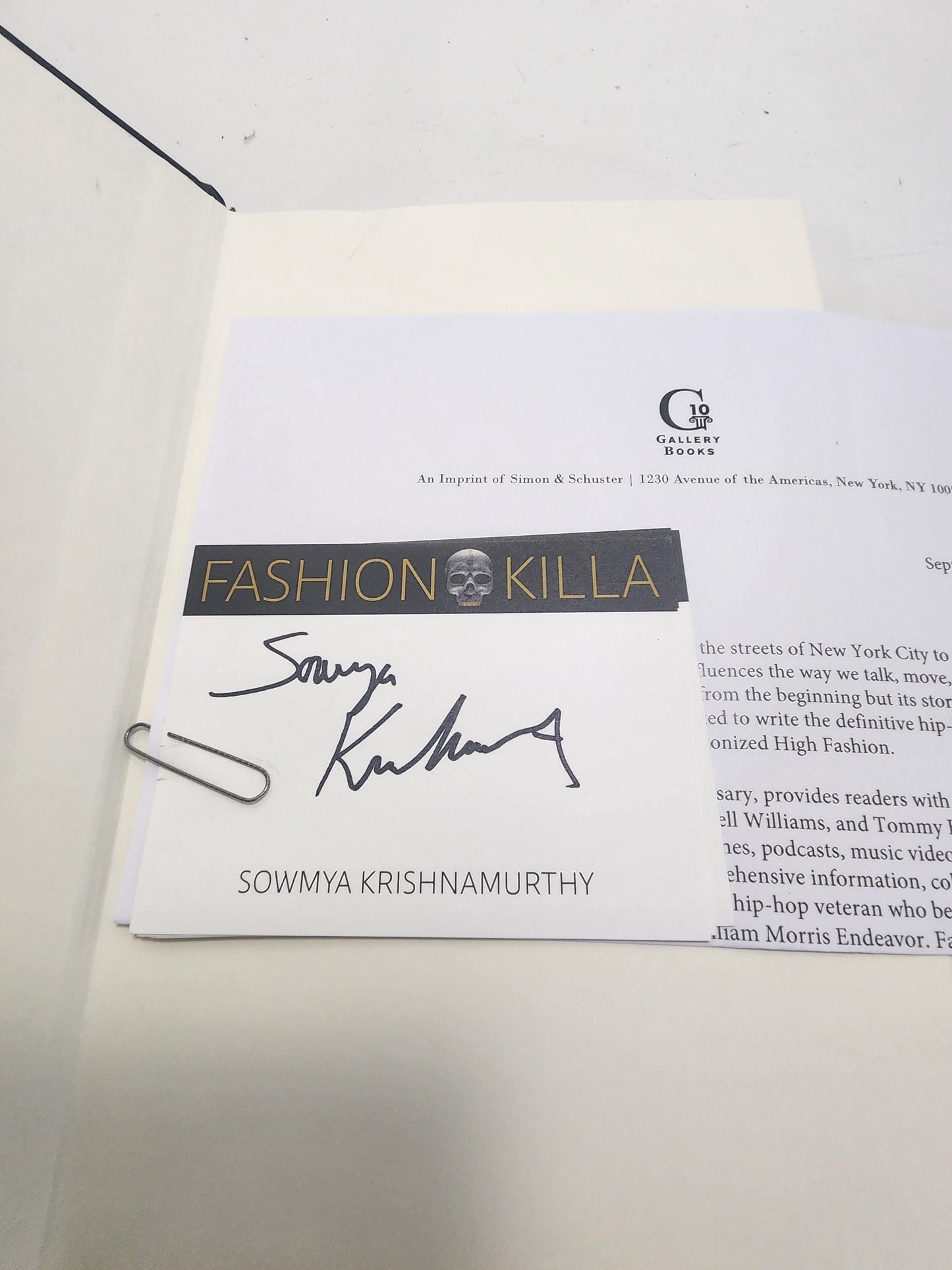 Fashion Killer By Sowmya Krisnamurthy With Autograph - Autographed - Autographed Books - Sowmya Krisnamurthy - Fashion Killer - Signed Books