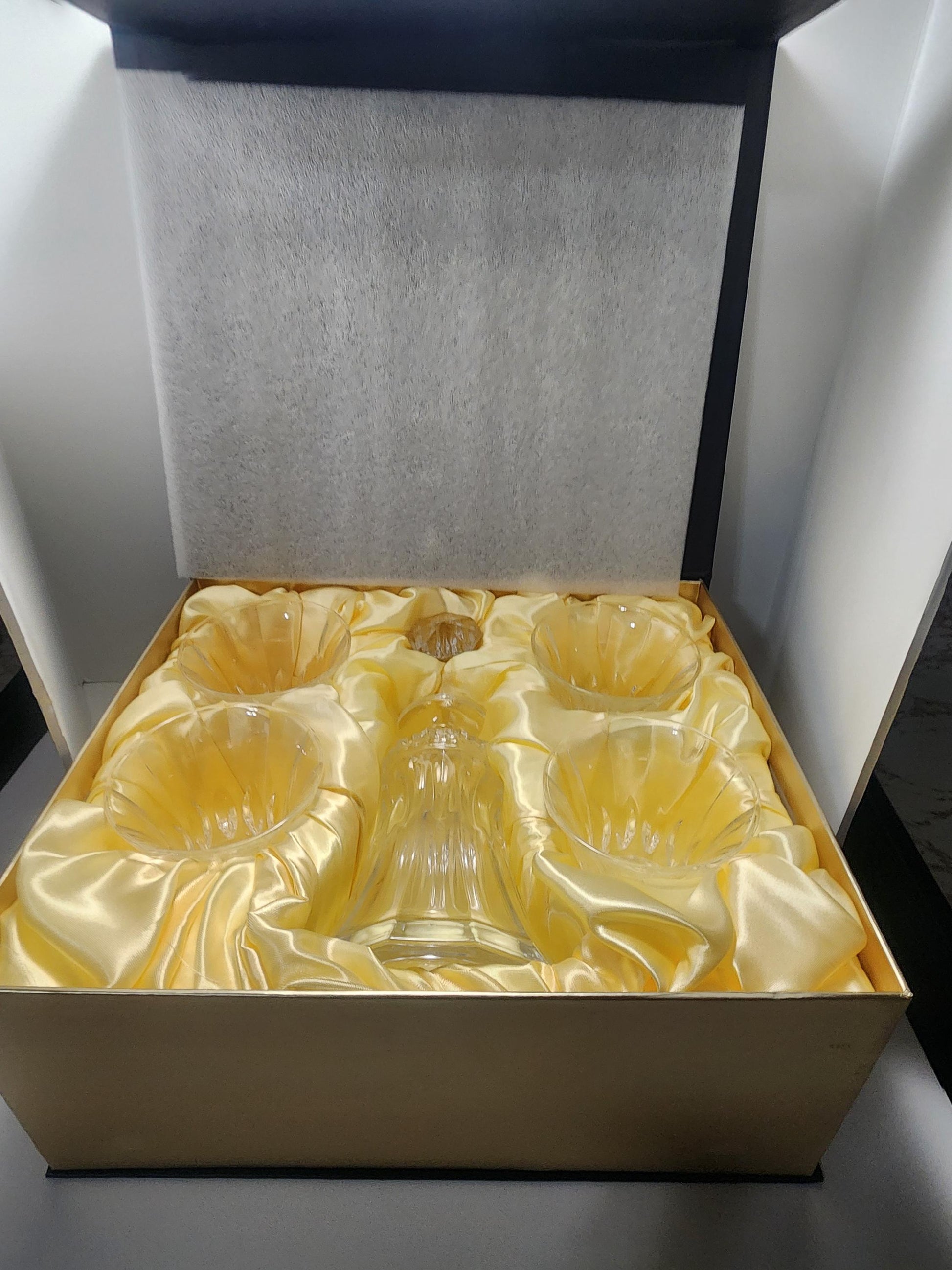 KANARS Whiskey Decanter Set Liquor Bottle with Crystal Glass for Scotch Bourbon - Kanars - Whiskey Glasses - Barware - Boubon - Decanter