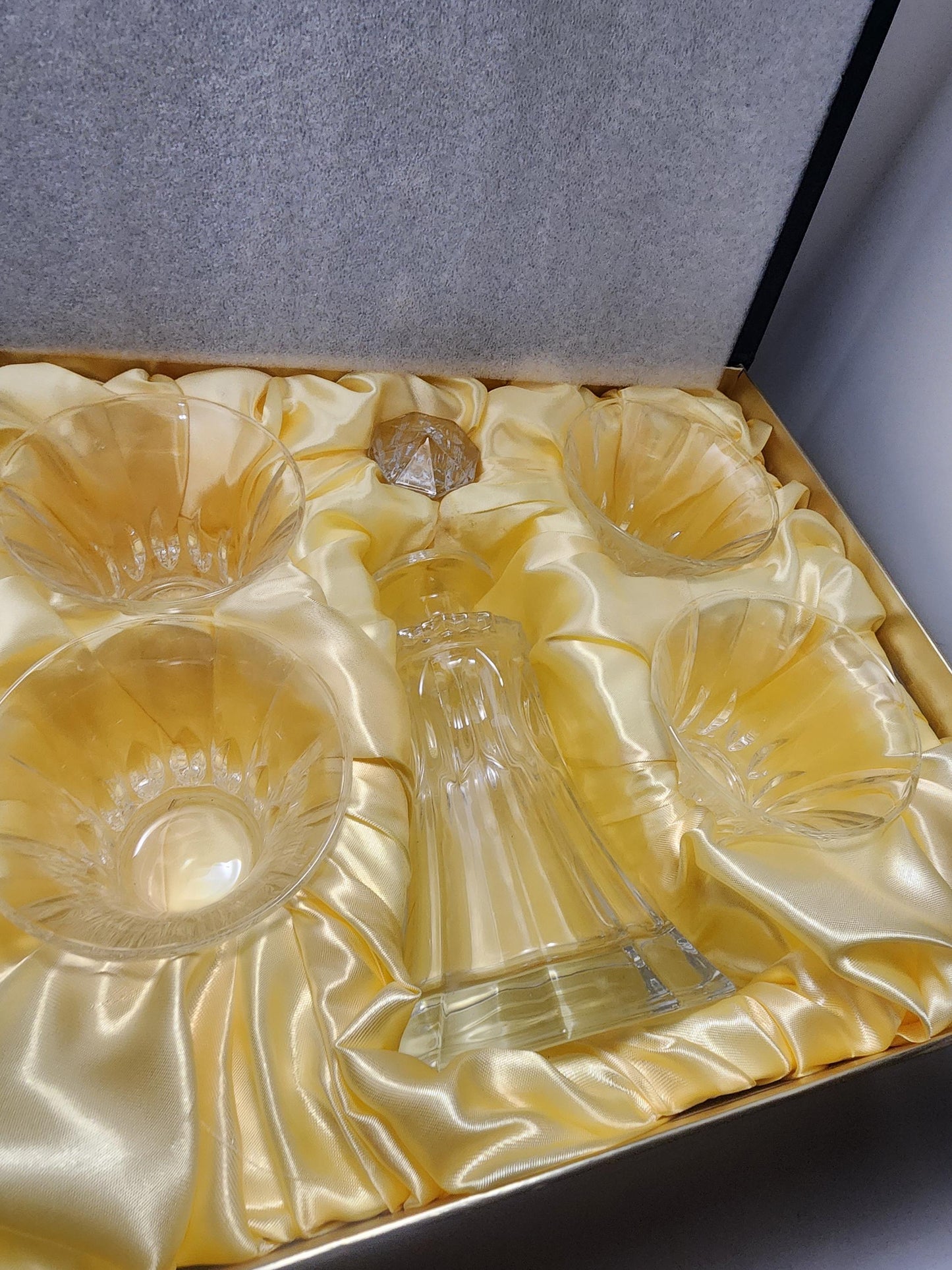 KANARS Whiskey Decanter Set Liquor Bottle with Crystal Glass for Scotch Bourbon - Kanars - Whiskey Glasses - Barware - Boubon - Decanter