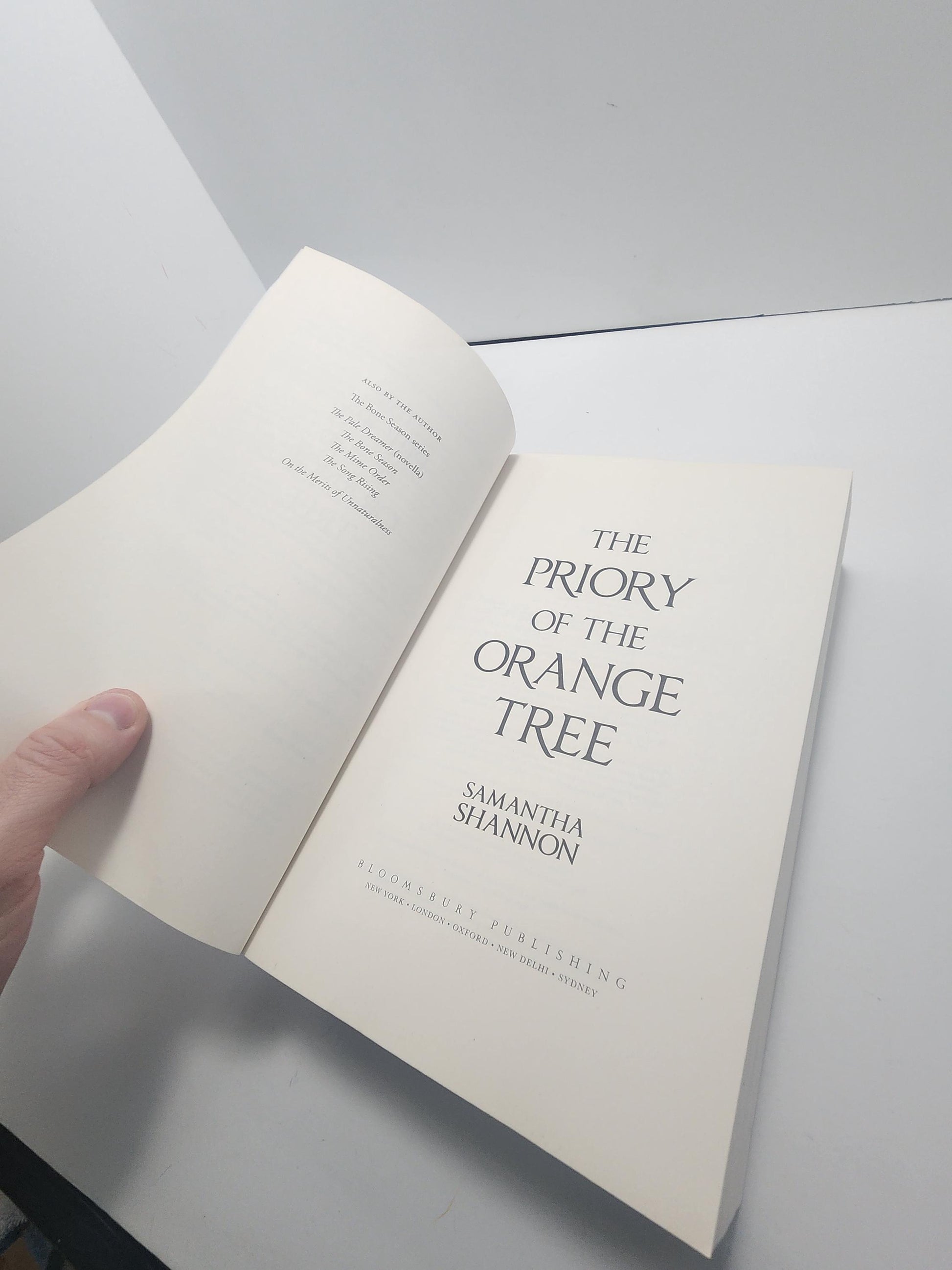 Samantha Shannon The Priory Of The Orange Tree - Books - Samantha Shannon - The Priory Of The Orange Tree - New York Best Sellers