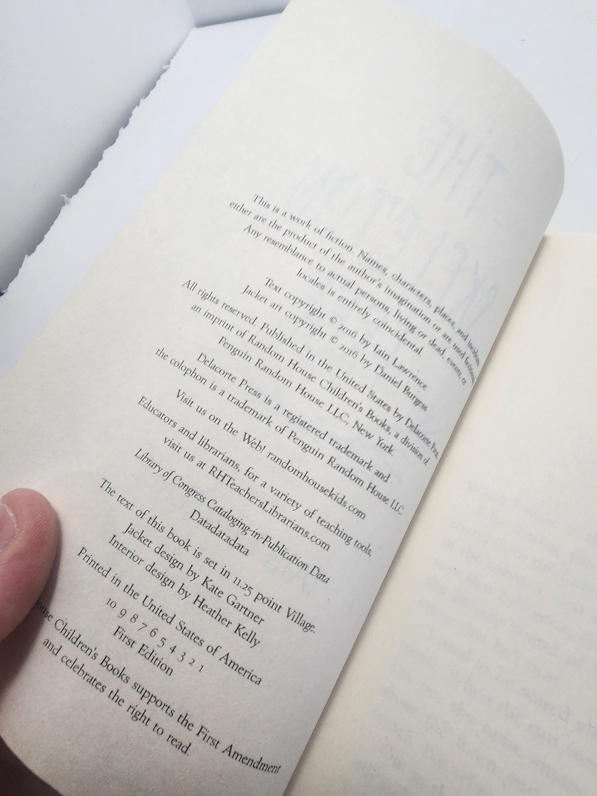 The Skeleton Tree By Iain Lawrence - Iain Lawrence Books - Ian Lawrence - Young Adult Books - Books - The Skeleton Tree - Skeletons