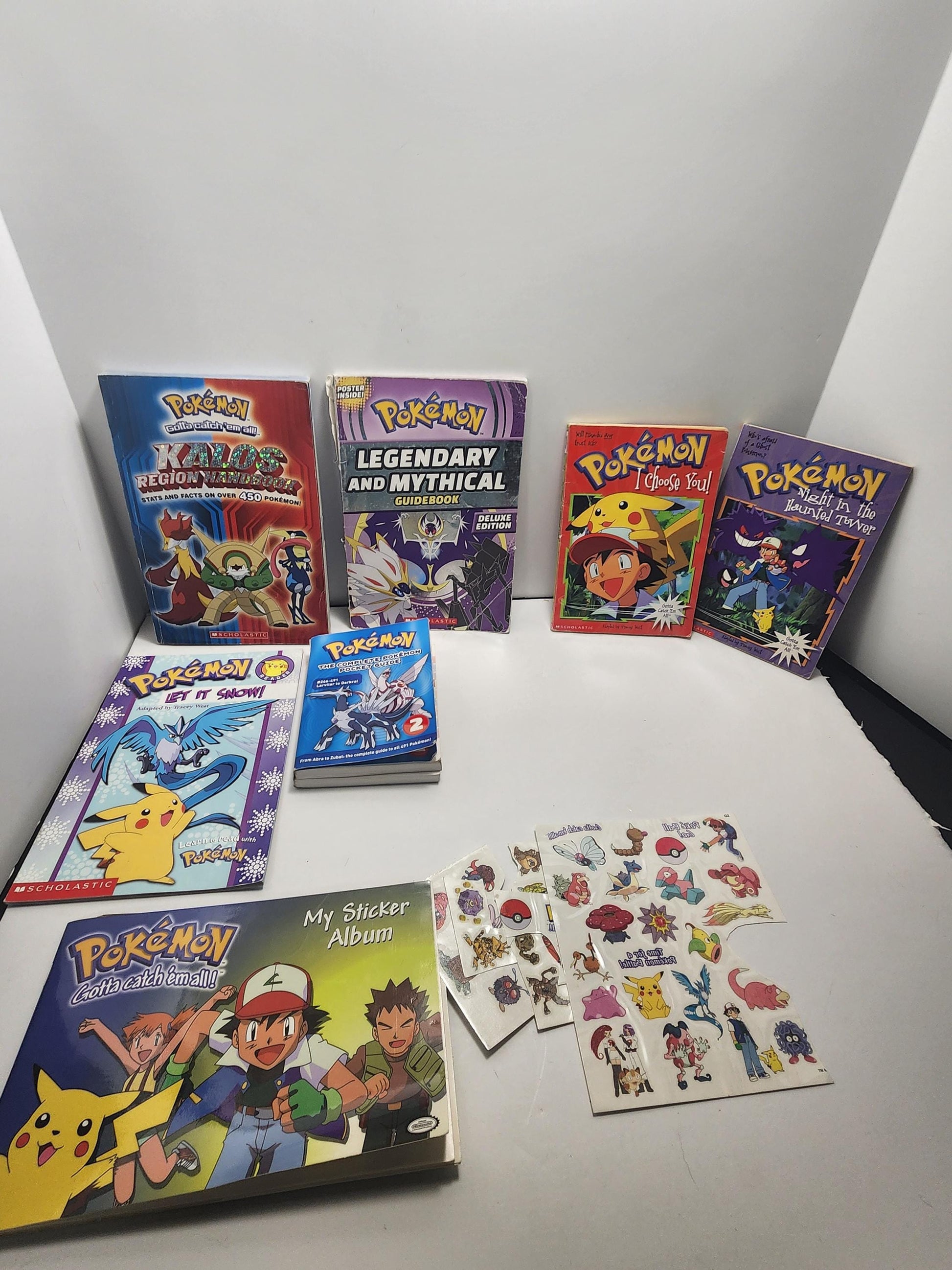 Pokemon Vintage Books Guides And Stickers - Pokemon - Galos - Pokemon Guide - Stickers - Pokemon Stickers - Pikachu - Ash Ketchum