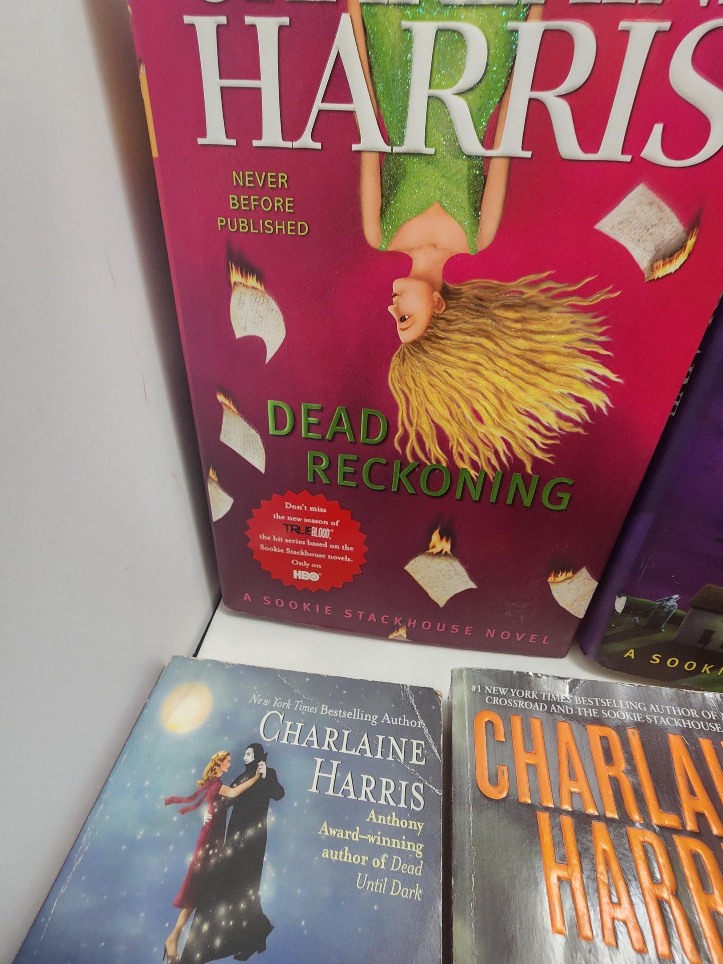 Charlaine Harris Book Series - Books - Mystery - Mystery Books - Dead Books - Charlaine Harris - Book Series - Vampires - Zombies