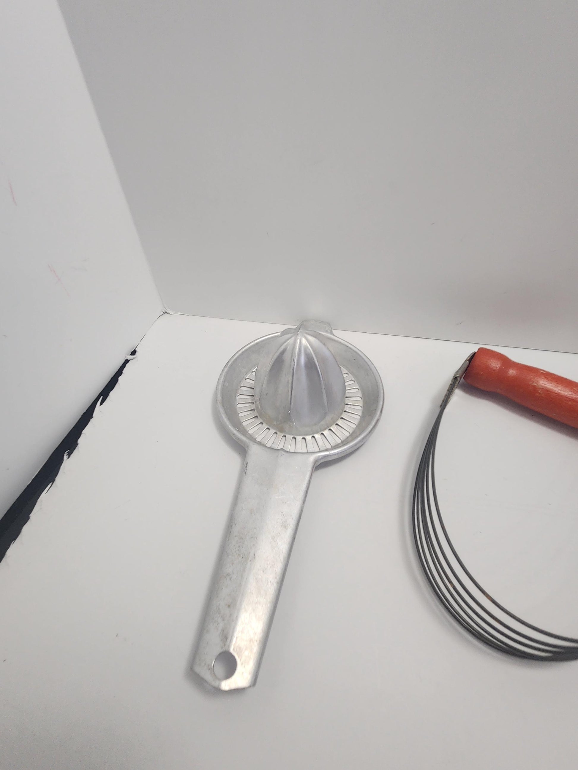 Kitchen Vintage Untensils 1930s 1960s Lot of 4 - Bread Baking - Egg Beaters - Juicer - Mixer - 1930s - Kitchen - Vintage Kitchen - Untensil