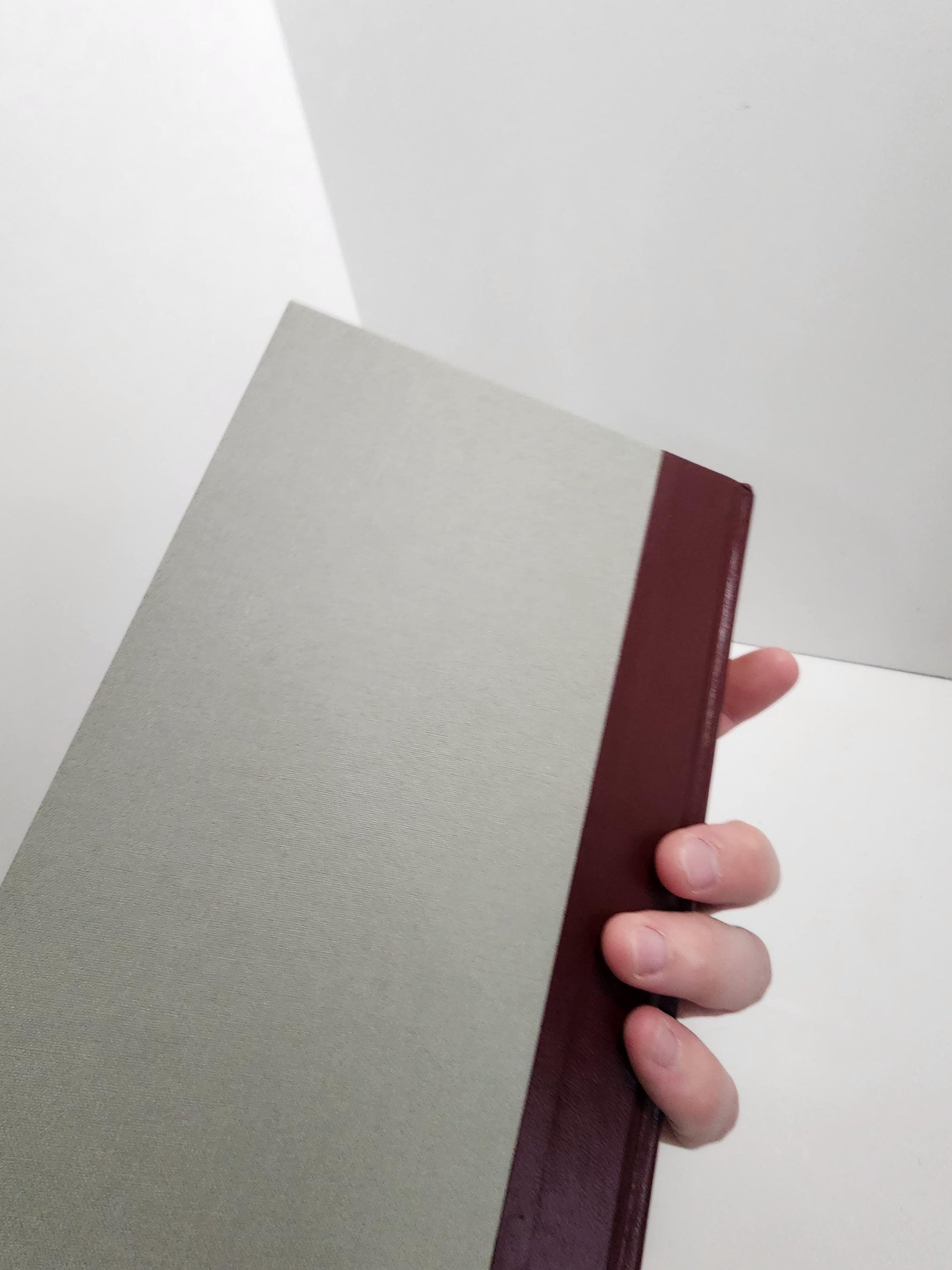 Vintage 1984 Readers Digest The Scarlet Letter Gray/Burgundy Nathaniel Hawthorne - Readers Digest - The Scarlet Letter - Vintage Books