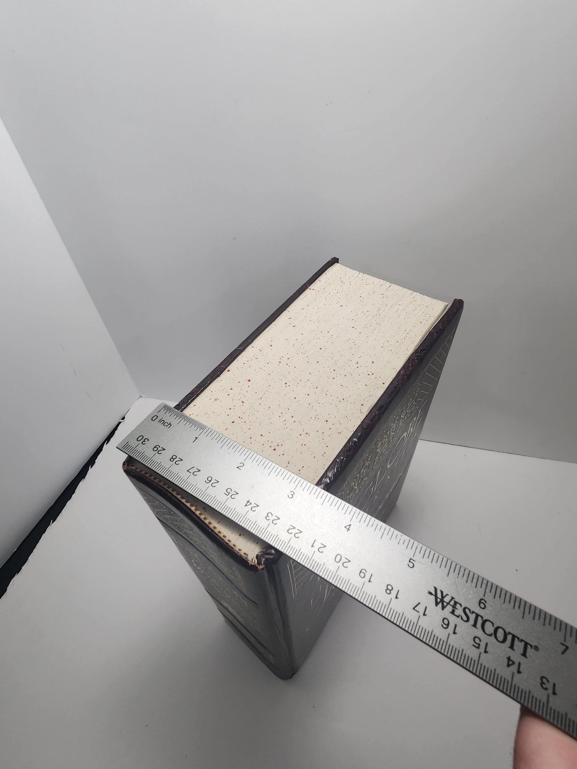 1979 William Shakespeare The Globe Illustrated Shakespeare - The Complete Works Annotated by William Shakespeare - Shakespeare - Books