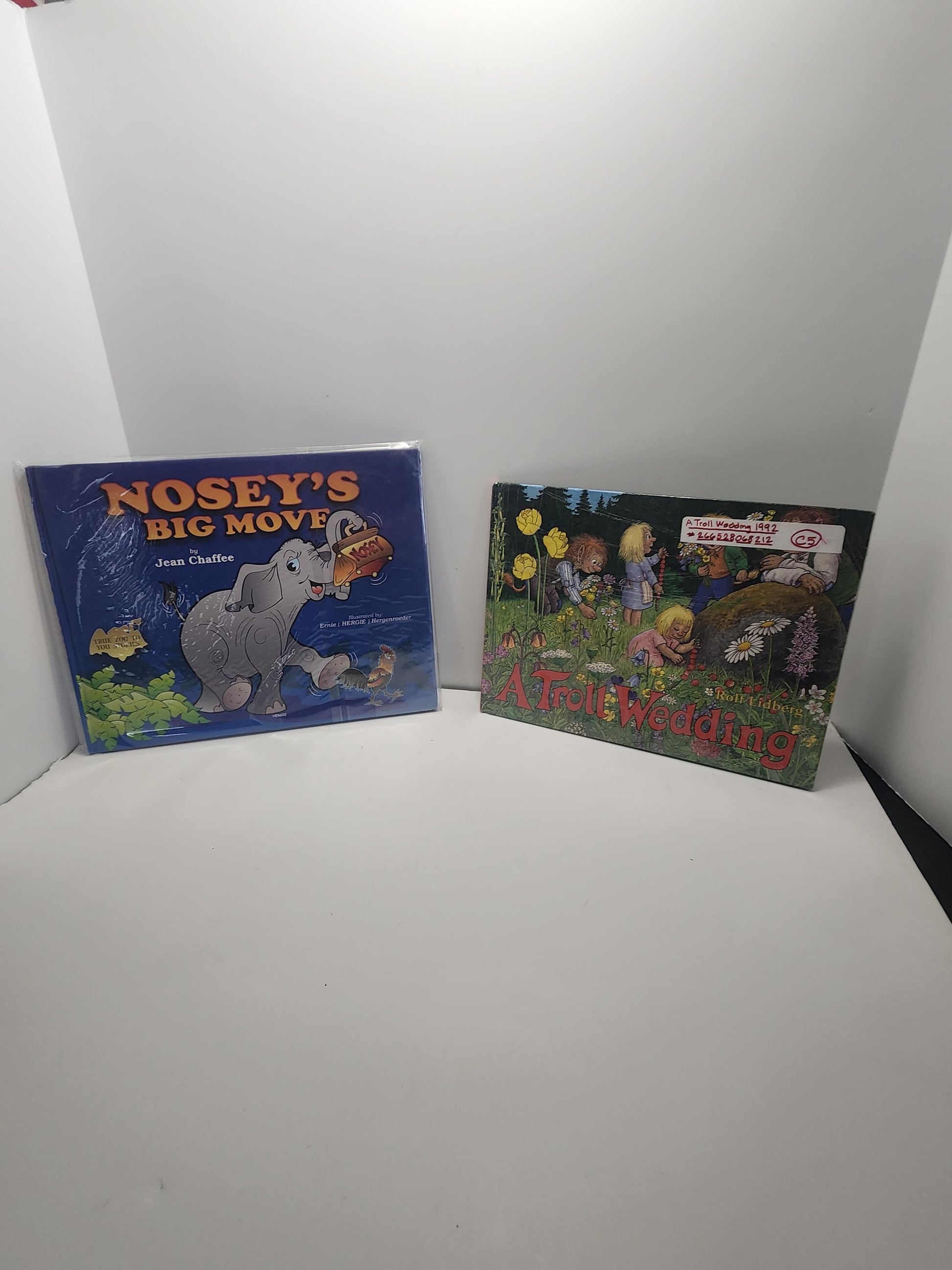 RARE 1st Edition Children's Books - Nosey's Big Move By Jean Chaffee - A Troll Wedding By Rolf Lidberg - Trolls - Elephants - Children Books