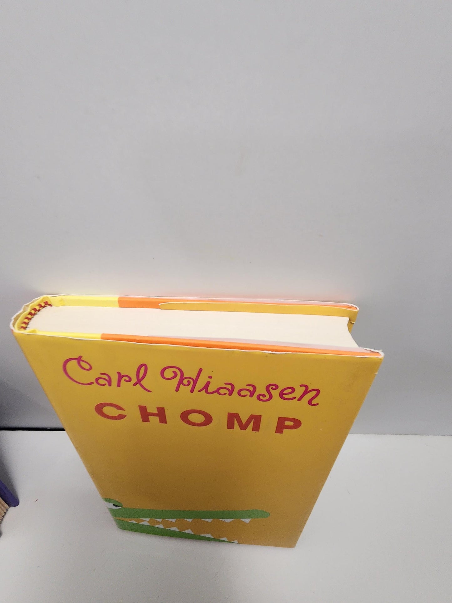 Chomp By Carl Hiaasen - Chomp - Chomp Book - Books - Carl Hiaasen - Carl Hiaasen Books