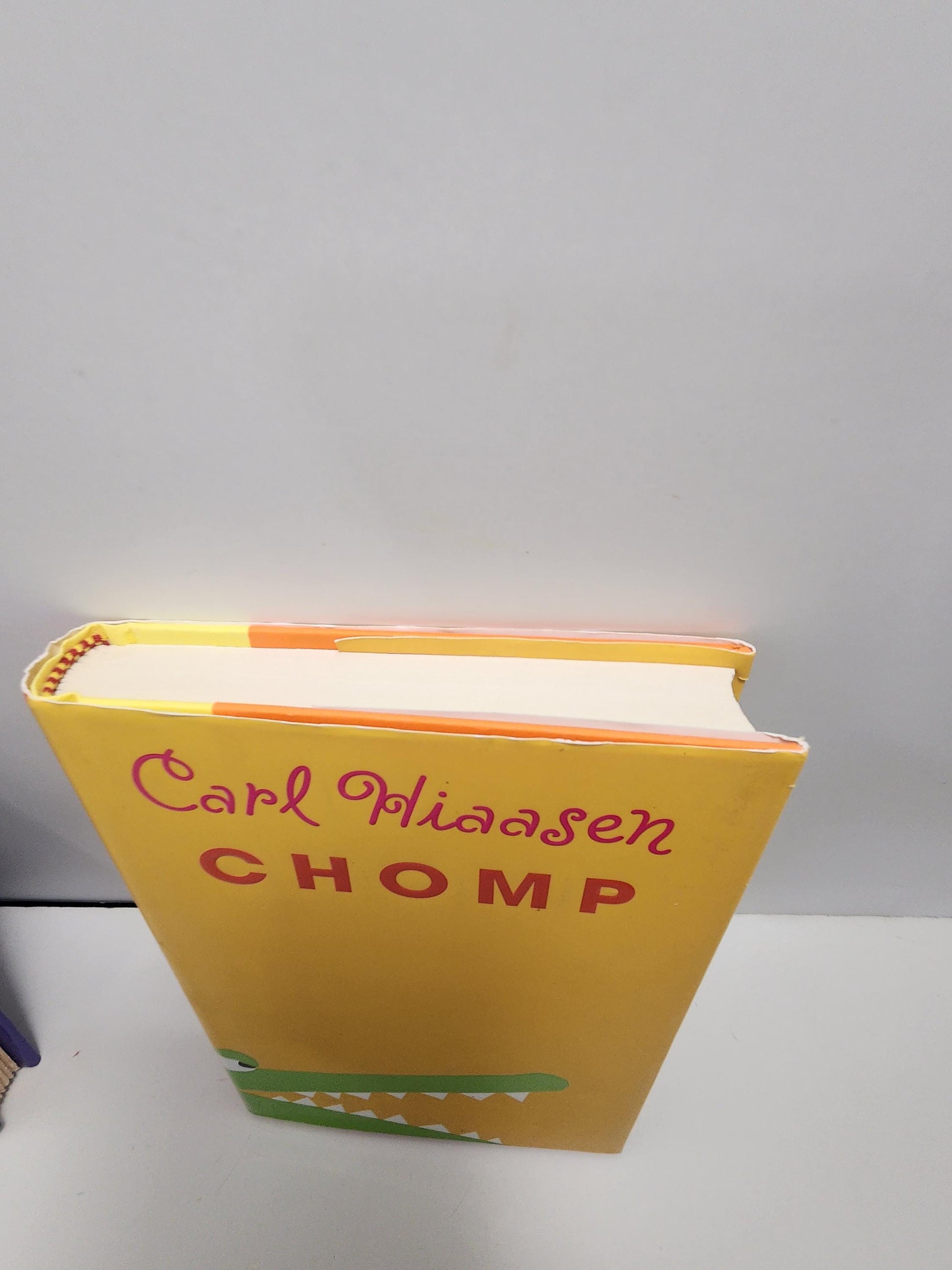 Chomp By Carl Hiaasen - Chomp - Chomp Book - Books - Carl Hiaasen - Carl Hiaasen Books