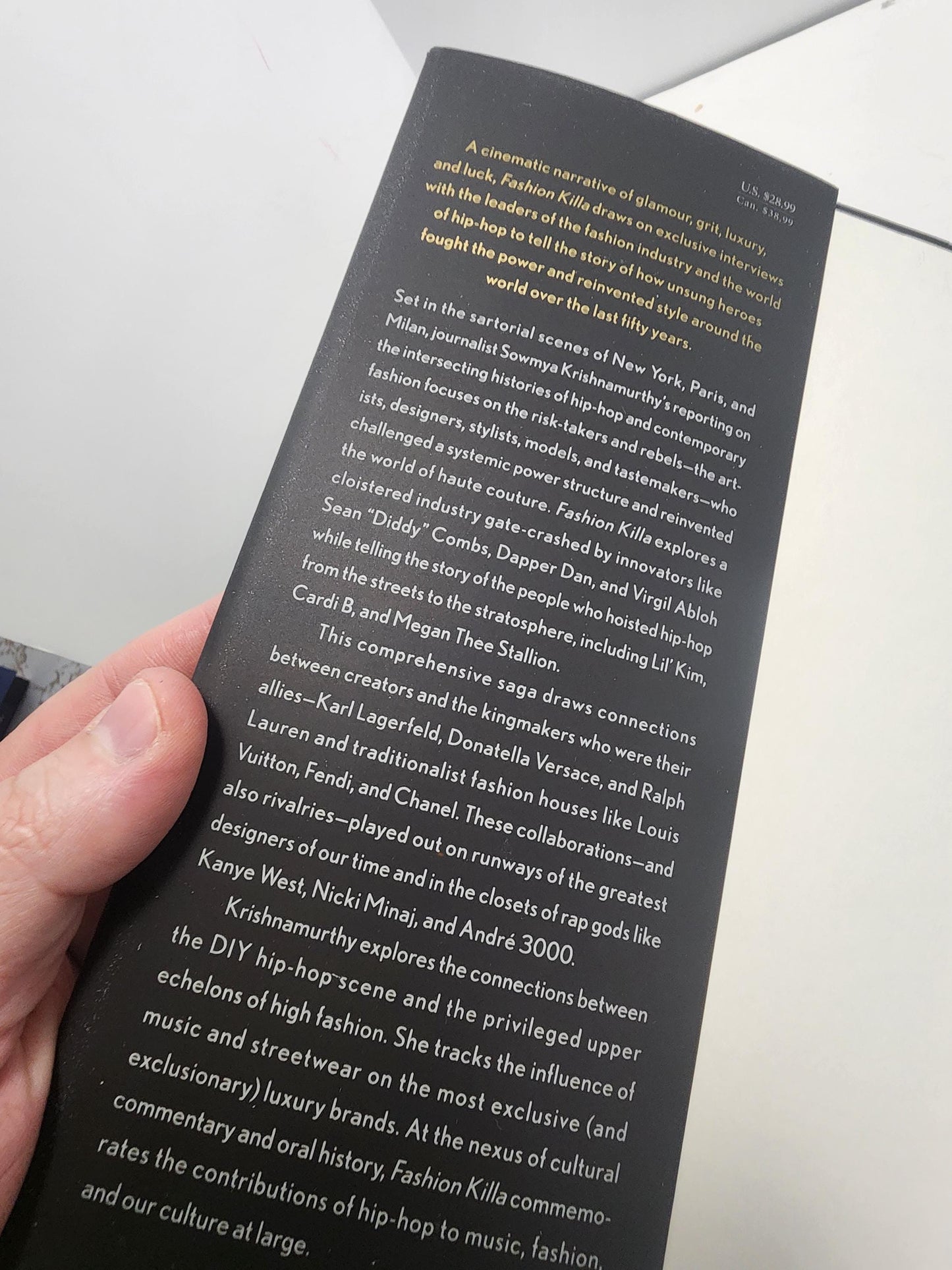 Fashion Killer By Sowmya Krisnamurthy With Autograph - Autographed - Autographed Books - Sowmya Krisnamurthy - Fashion Killer - Signed Books