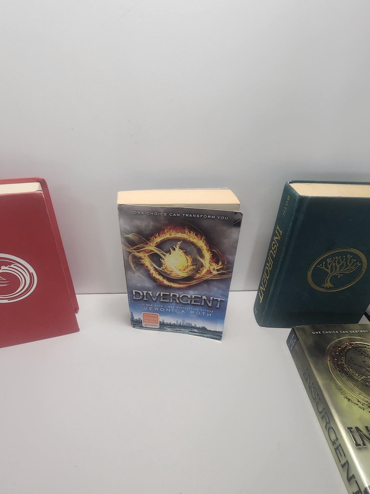 Divergent Veronica Ross 3 Book Series - Books - Book Series - Series - Veronica Ross - Divergent - Divergent Books - Vintage Books