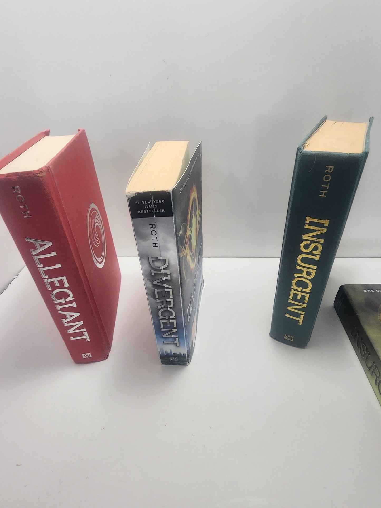 Divergent Veronica Ross 3 Book Series - Books - Book Series - Series - Veronica Ross - Divergent - Divergent Books - Vintage Books