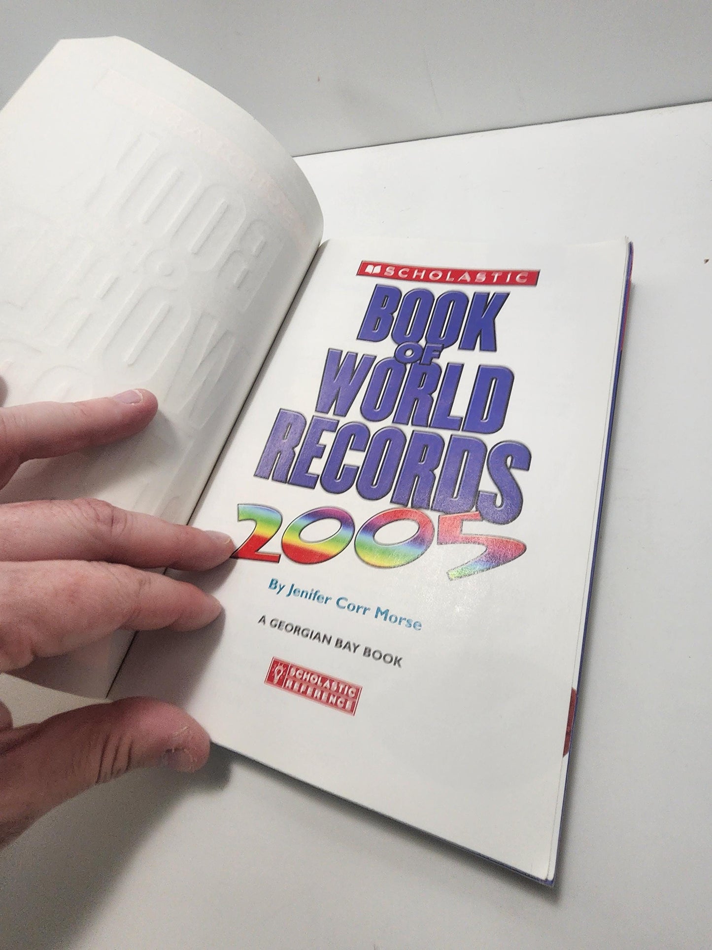 Scholastic 2005 Book Of World Records - World Records - Scholastic - Scholastic Books - Guiness Book - World Records Book - 2005 - 2005 Gift