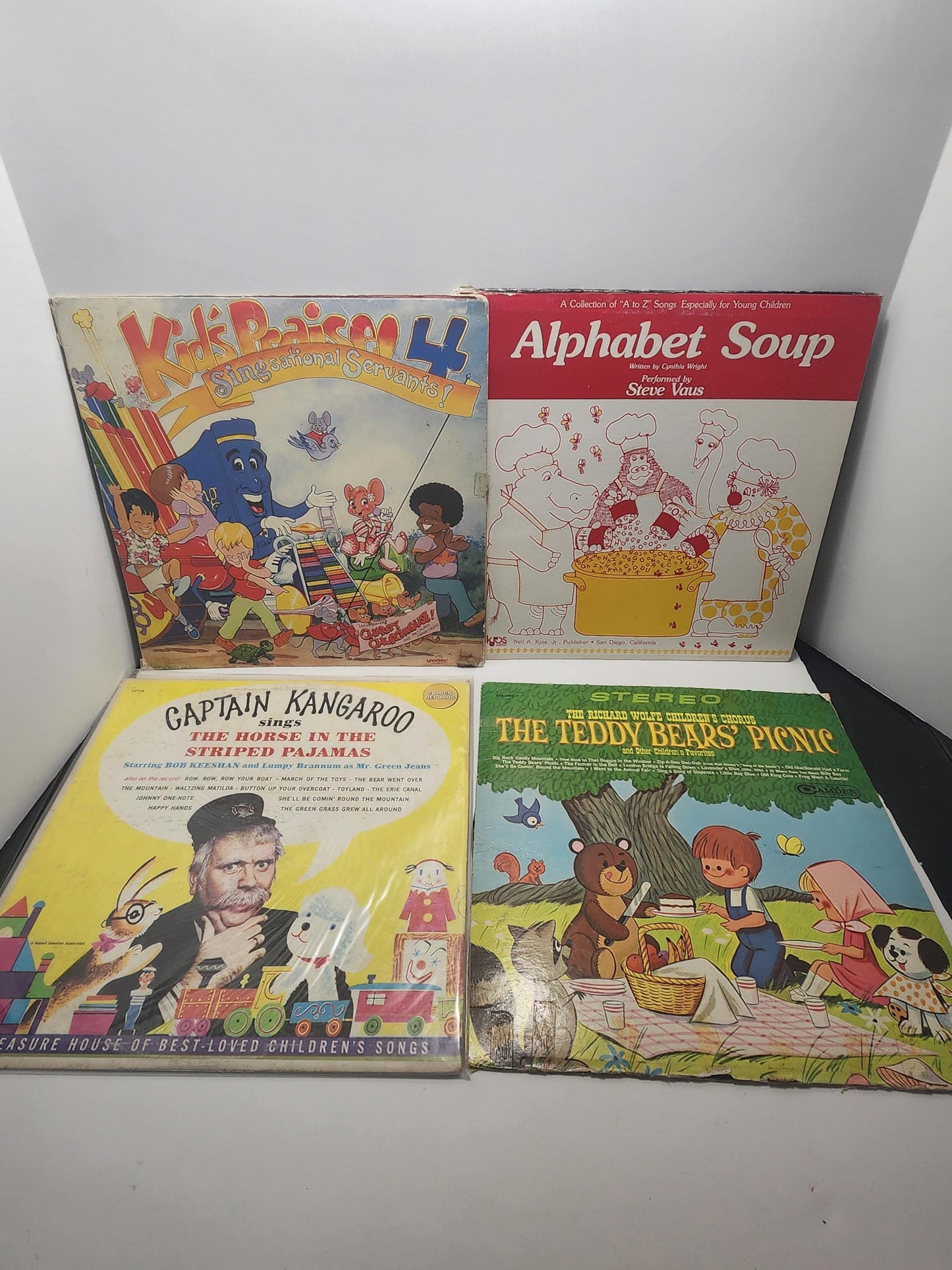 Vinyl Records Lot of 4 Children's Music 1960s 1980s - Vinyl - Records - Vinyl Records - Music - Kids Music - Alphabet Soup - Captain Kangaro