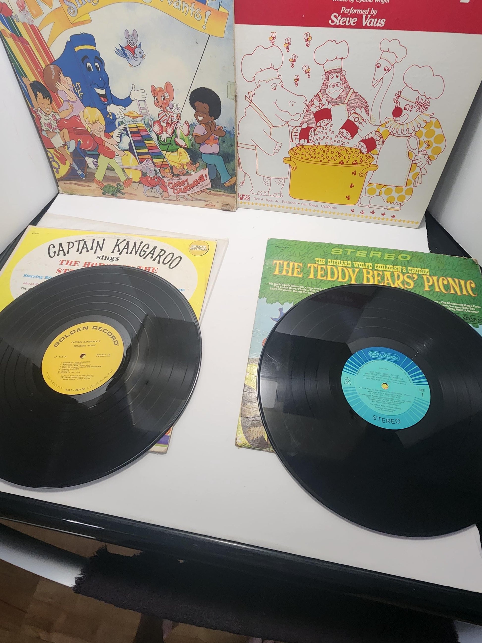 Vinyl Records Lot of 4 Children's Music 1960s 1980s - Vinyl - Records - Vinyl Records - Music - Kids Music - Alphabet Soup - Captain Kangaro