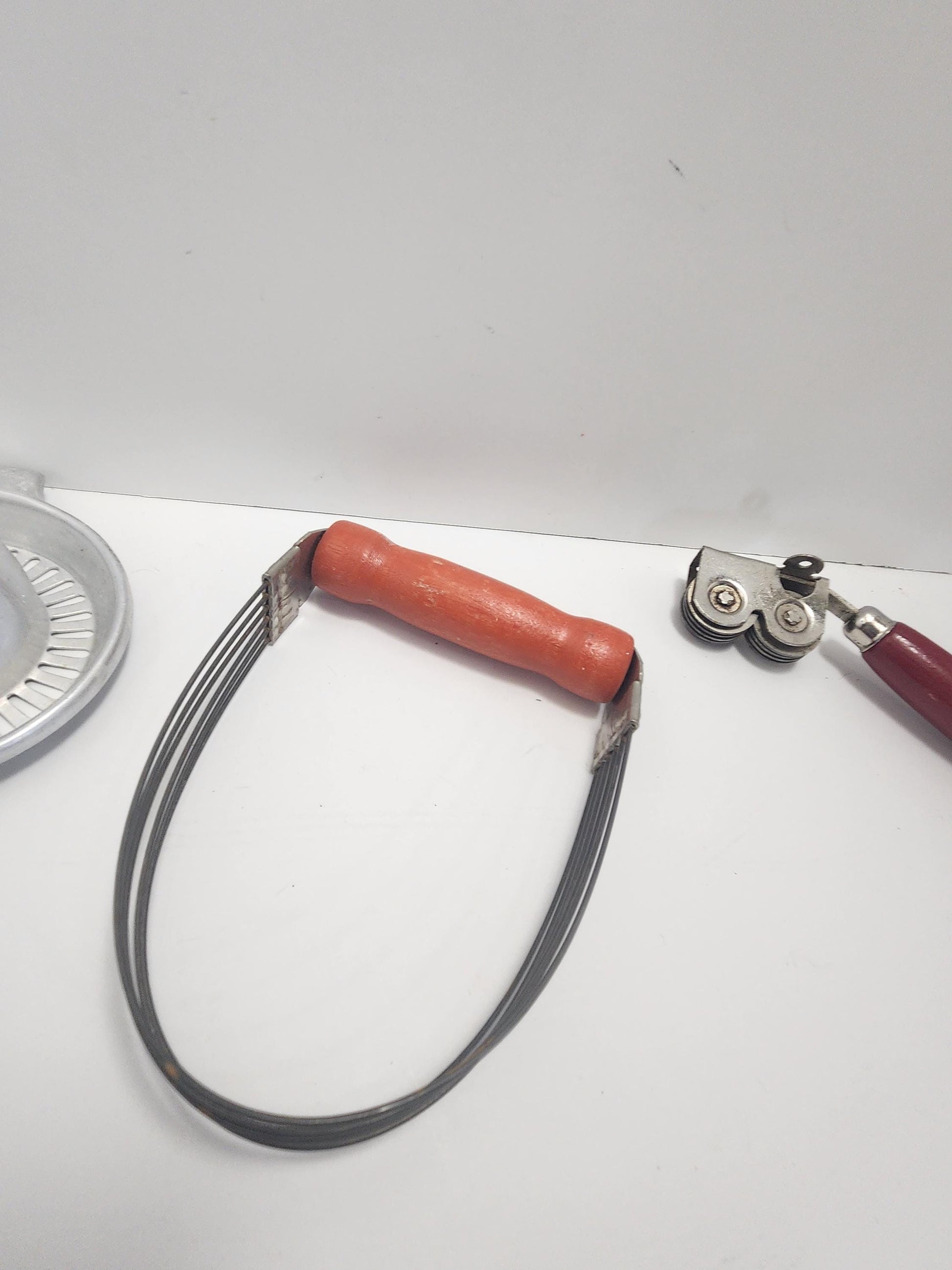 Kitchen Vintage Untensils 1930s 1960s Lot of 4 - Bread Baking - Egg Beaters - Juicer - Mixer - 1930s - Kitchen - Vintage Kitchen - Untensil