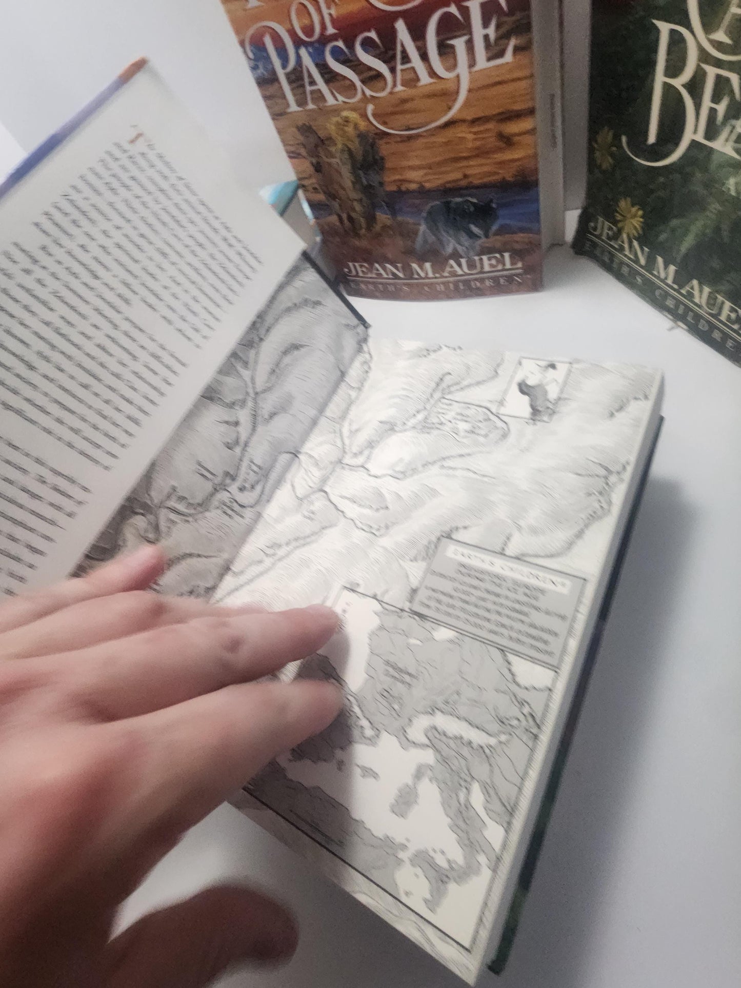 Jean Auel Books Series - 1st Edition Books - Jean Auel - Fantasy Books - Book Series - Vintage Books - The Mammoth Hunter