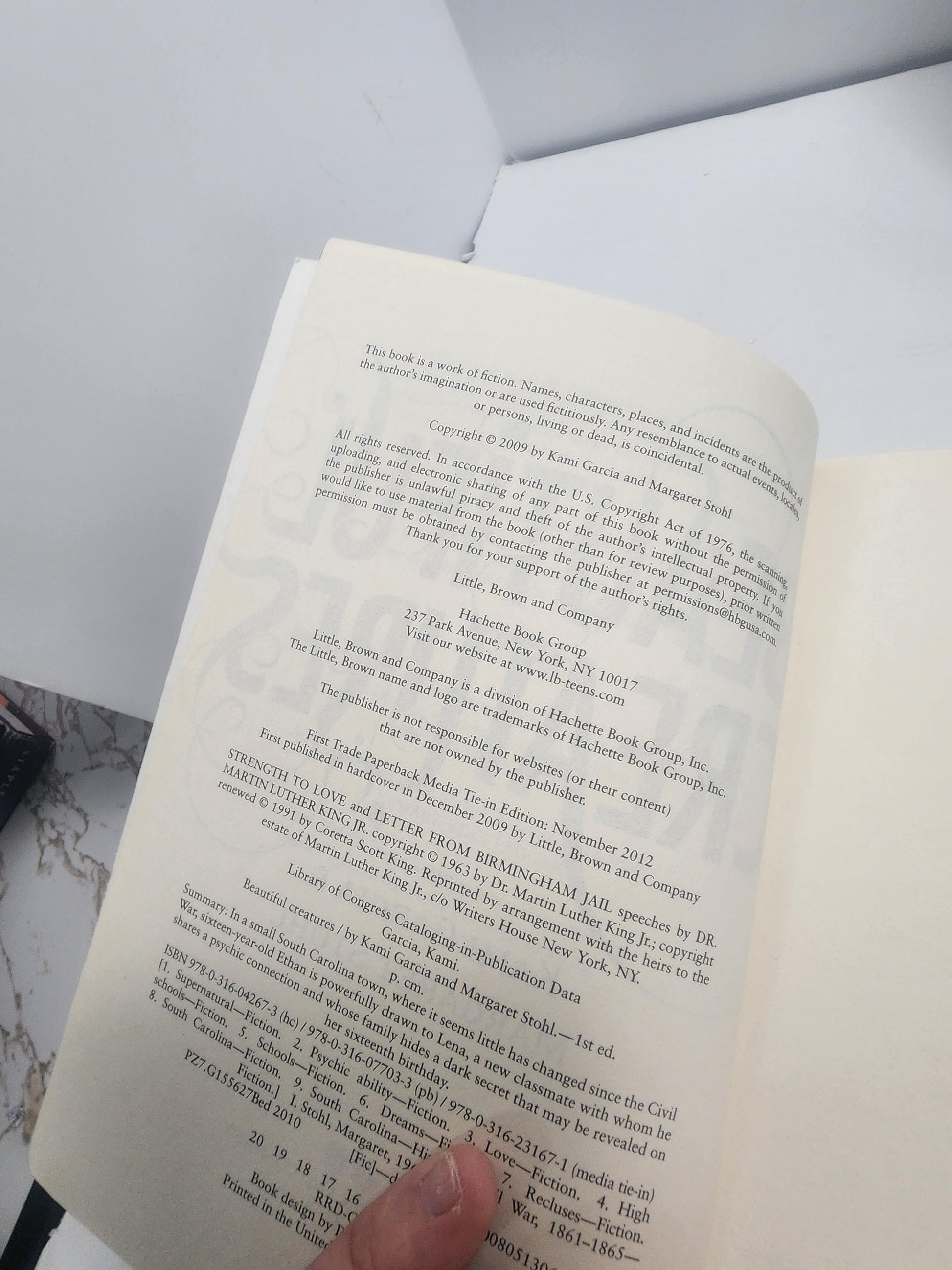 Beautiful Creatures & Beautiful Darkness Lot of 2 By Kami Garcia Margaret Stohl - Beautiful Creatures - Margaret Stohl