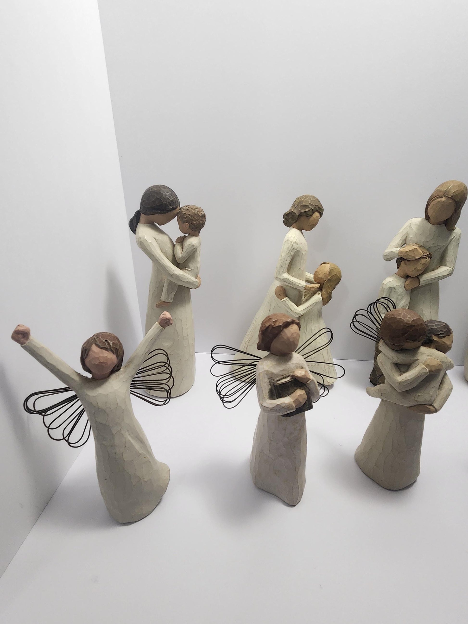 WillowTree Figurines Sign Of Love Angel Of Heart - Willowtree - Willow Tree - Figurines - Love - Valentines Day - Gift For Couples