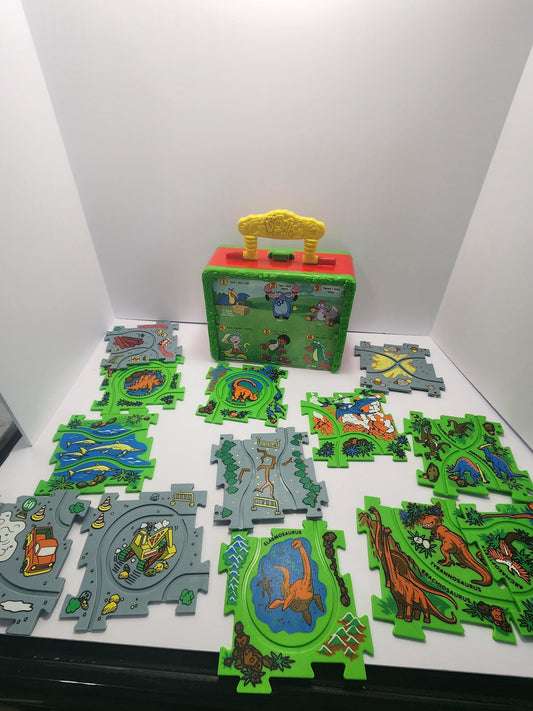 Viacom Vintage Dora The Explorer Lunchbox With Title Game - Dora - Dora The Explorer - Viacom - Lunchbox - Nick Jr