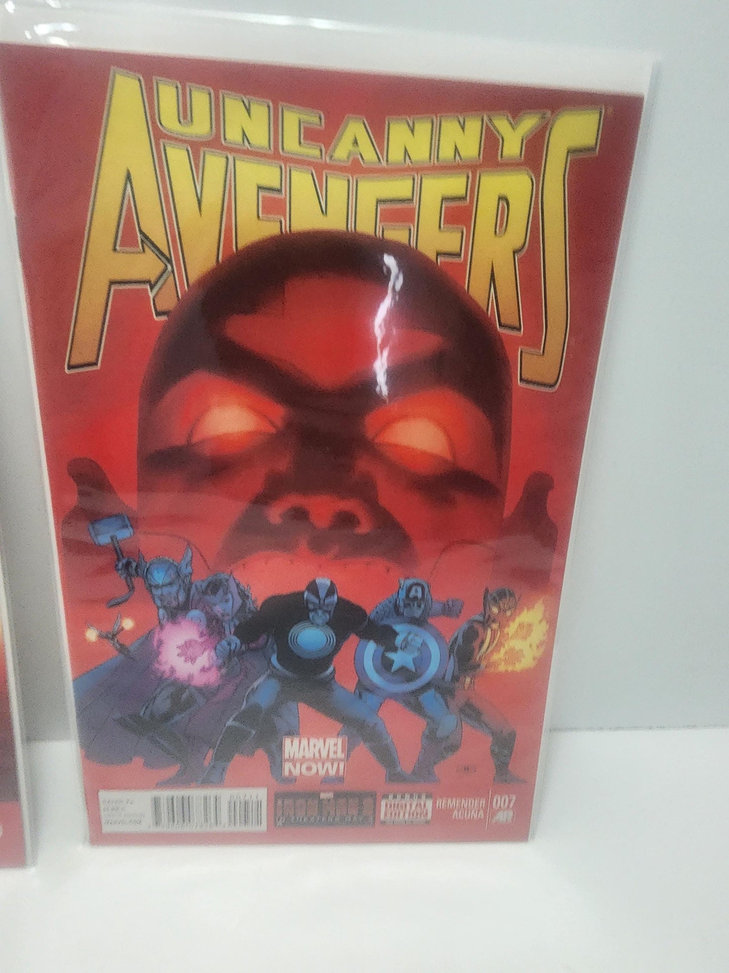 Marvel Uncanny Avengers Comic Book Lot of 2 - Comics - Vintage Comics - Marvel - Marvel Comics - Uncanny Avengers - Avengers - Marvel Avenge