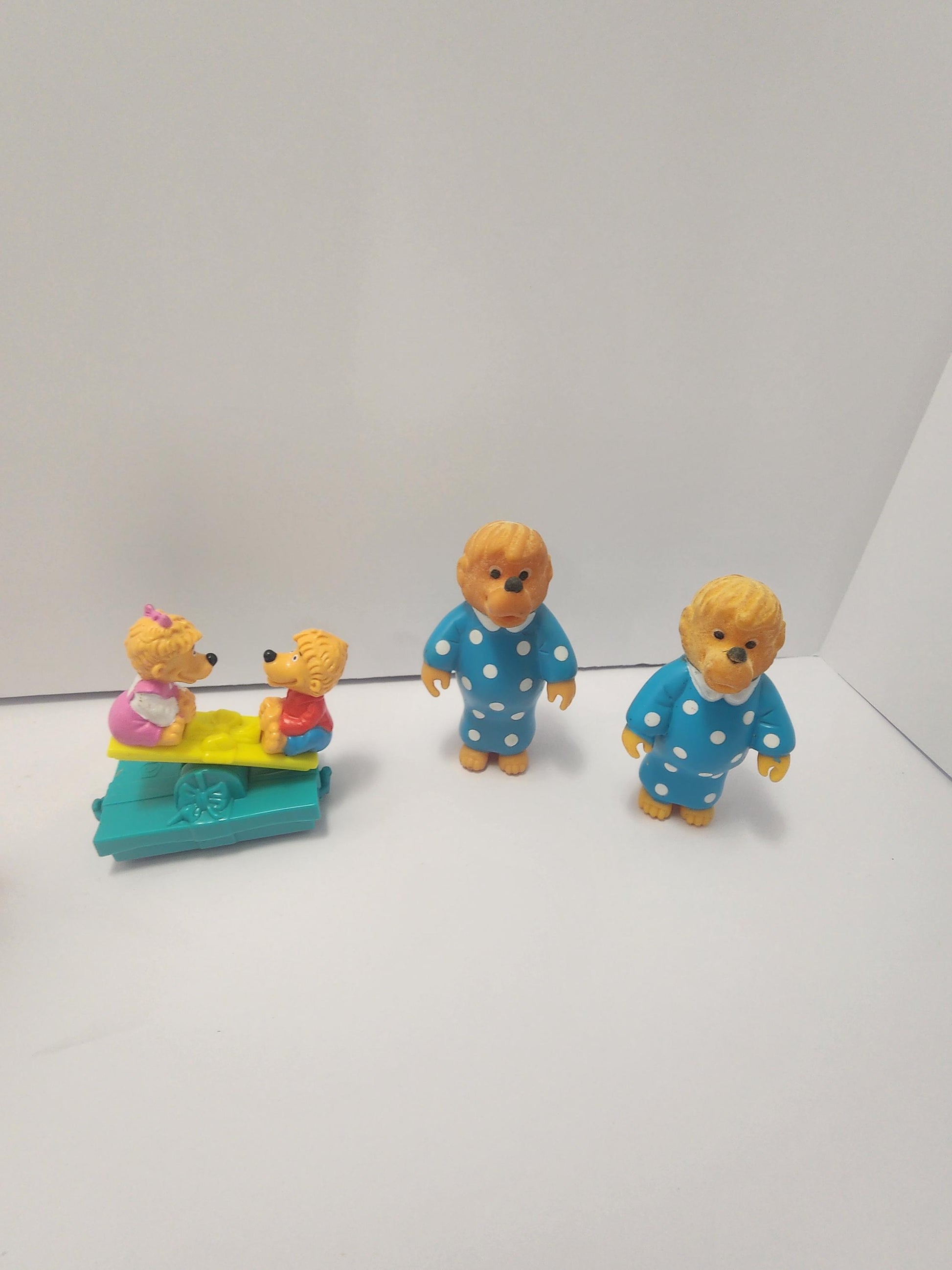 Berenstain Bears 1986 Small Figure - Berenstain Bears - Mom - Action Figures - Berenstain Bears Toys - Vintage Toys - McDonald's Toys - Toys