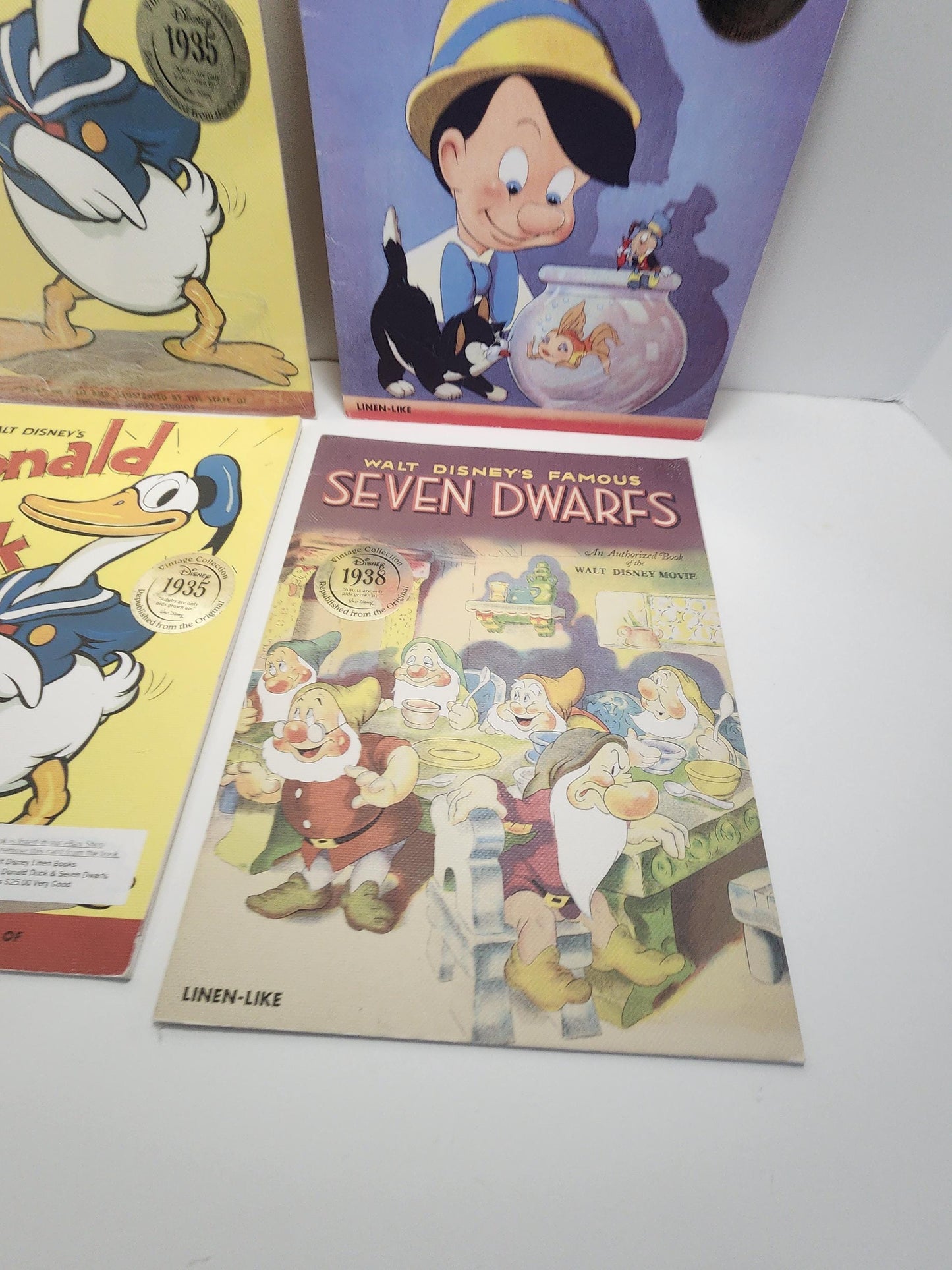 Walt Disney Commerative Books - Snow White - Seven Dwarfs - Donald Duck - Pinnochio - Commerative - Walt Disney - Disney Gifts