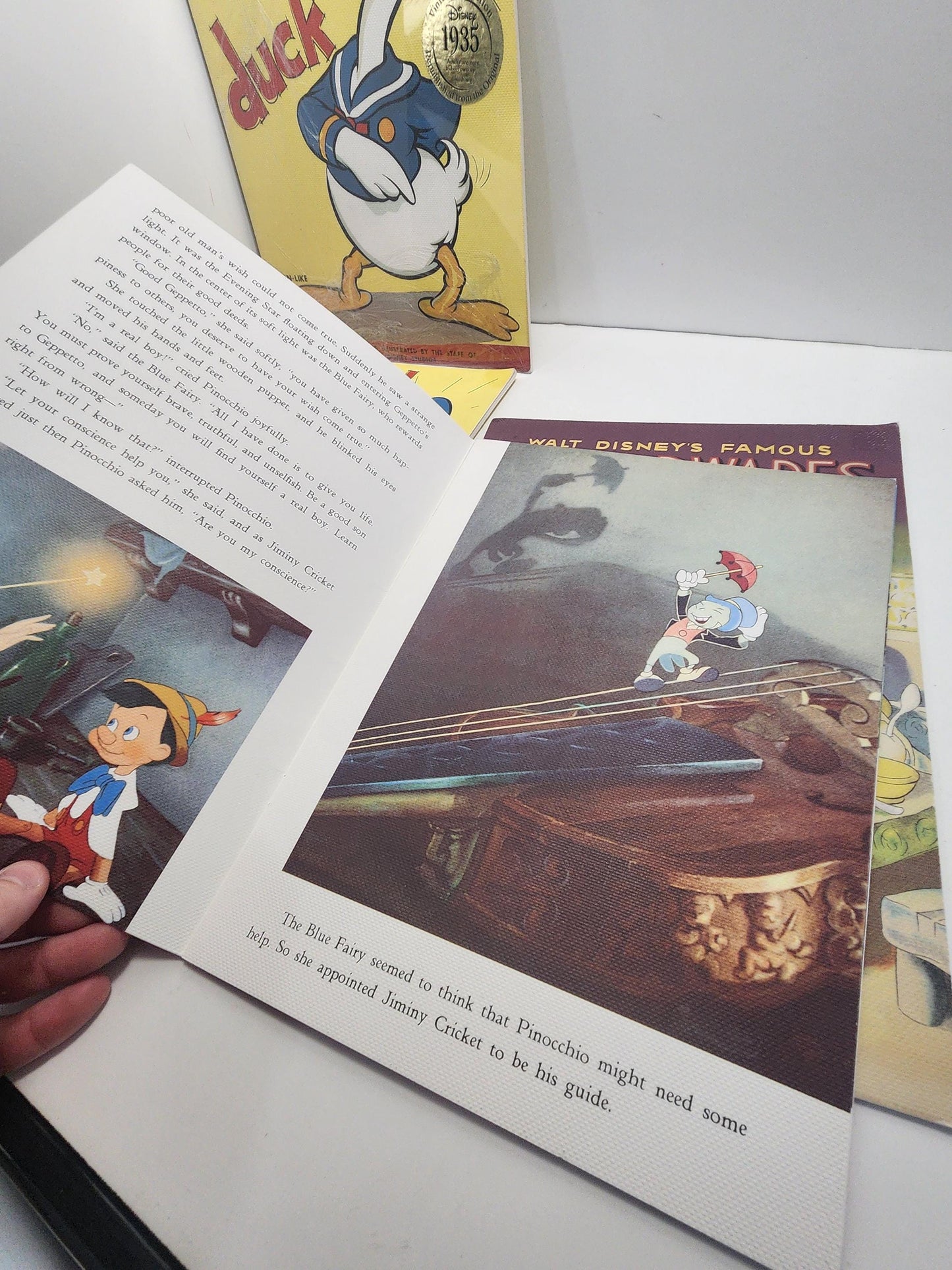 Walt Disney Commerative Books - Snow White - Seven Dwarfs - Donald Duck - Pinnochio - Commerative - Walt Disney - Disney Gifts