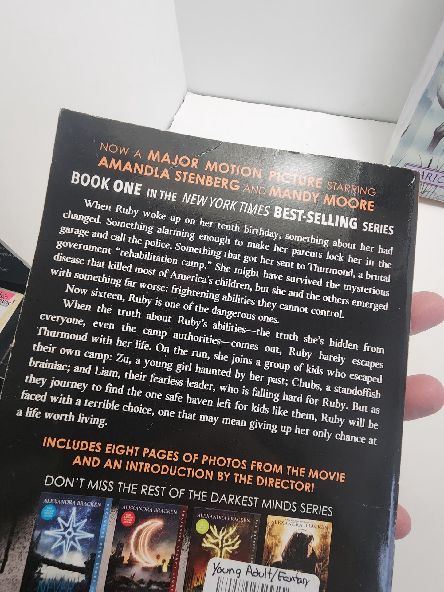 The Darkest Minds Book By Alexandra Brackens - Alexandra Brackens - The Darkest Minds - Books - Movies - Book Movies - Books With Movies