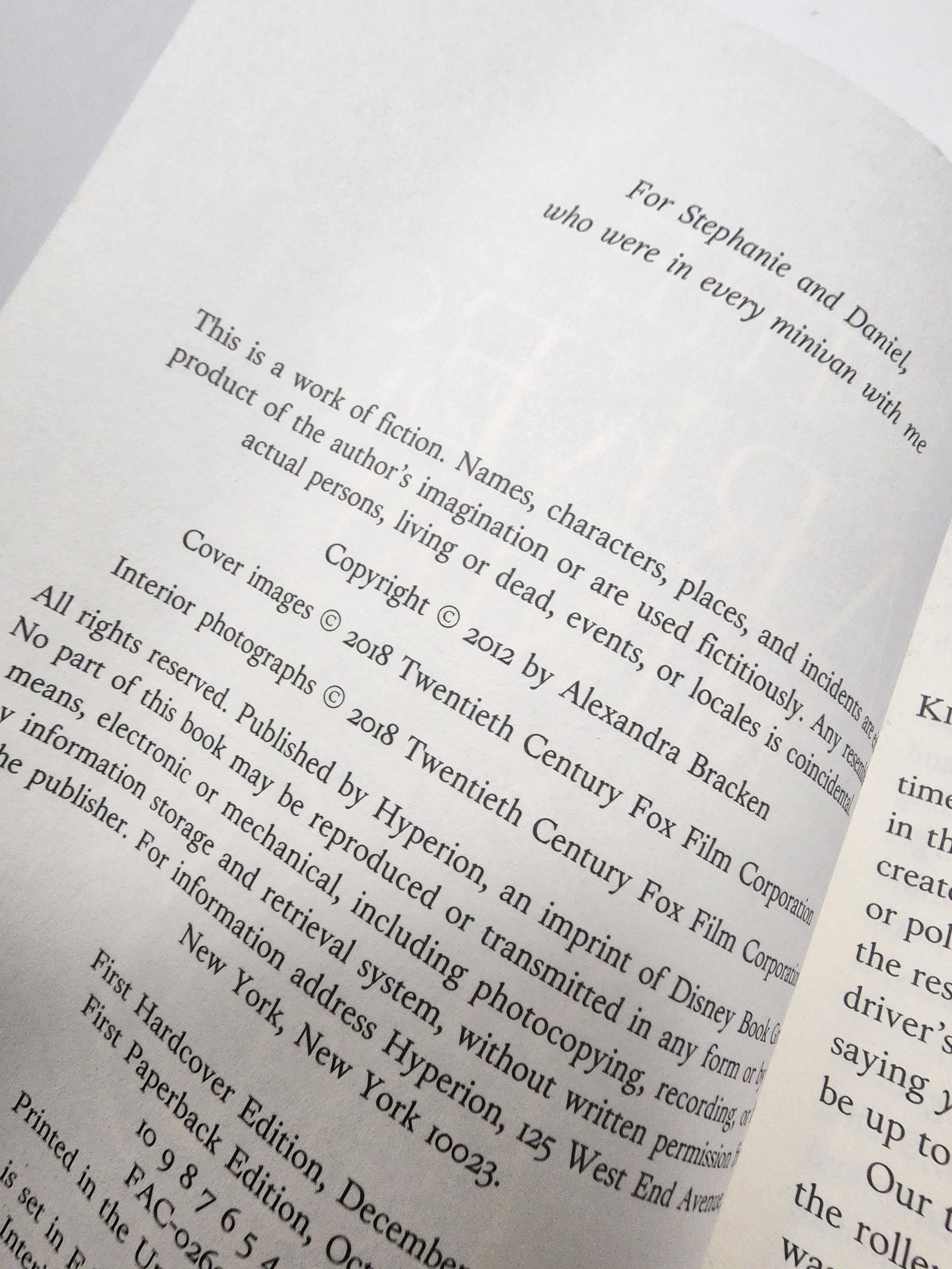 The Darkest Minds Book By Alexandra Brackens - Alexandra Brackens - The Darkest Minds - Books - Movies - Book Movies - Books With Movies