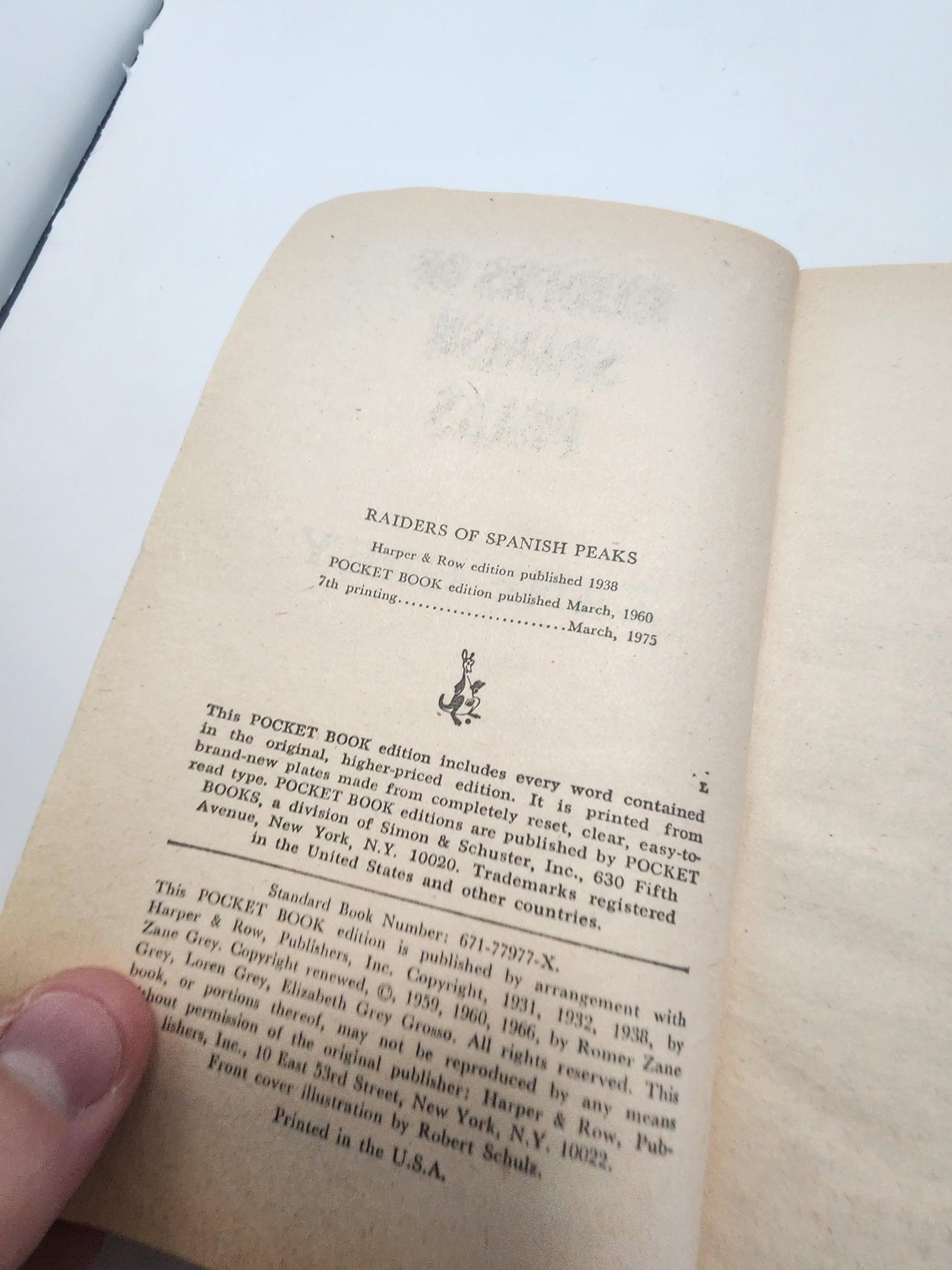 1975 Raiders Of Spanish Peaks By Zane Grey - 1970s - 1970s Books - Old Books - Zane Grey - Zane Grey Books - Raiders Of Spanish Peaks