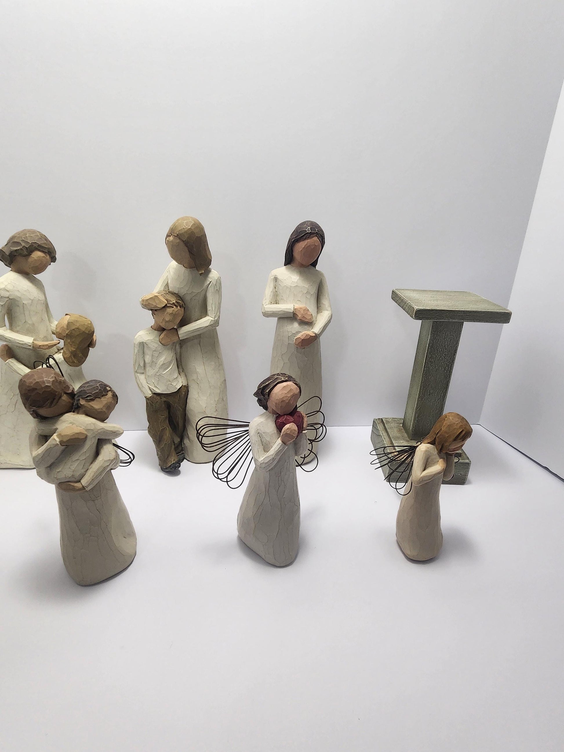 WillowTree Figurines Sign Of Love Angel Of Heart - Willowtree - Willow Tree - Figurines - Love - Valentines Day - Gift For Couples