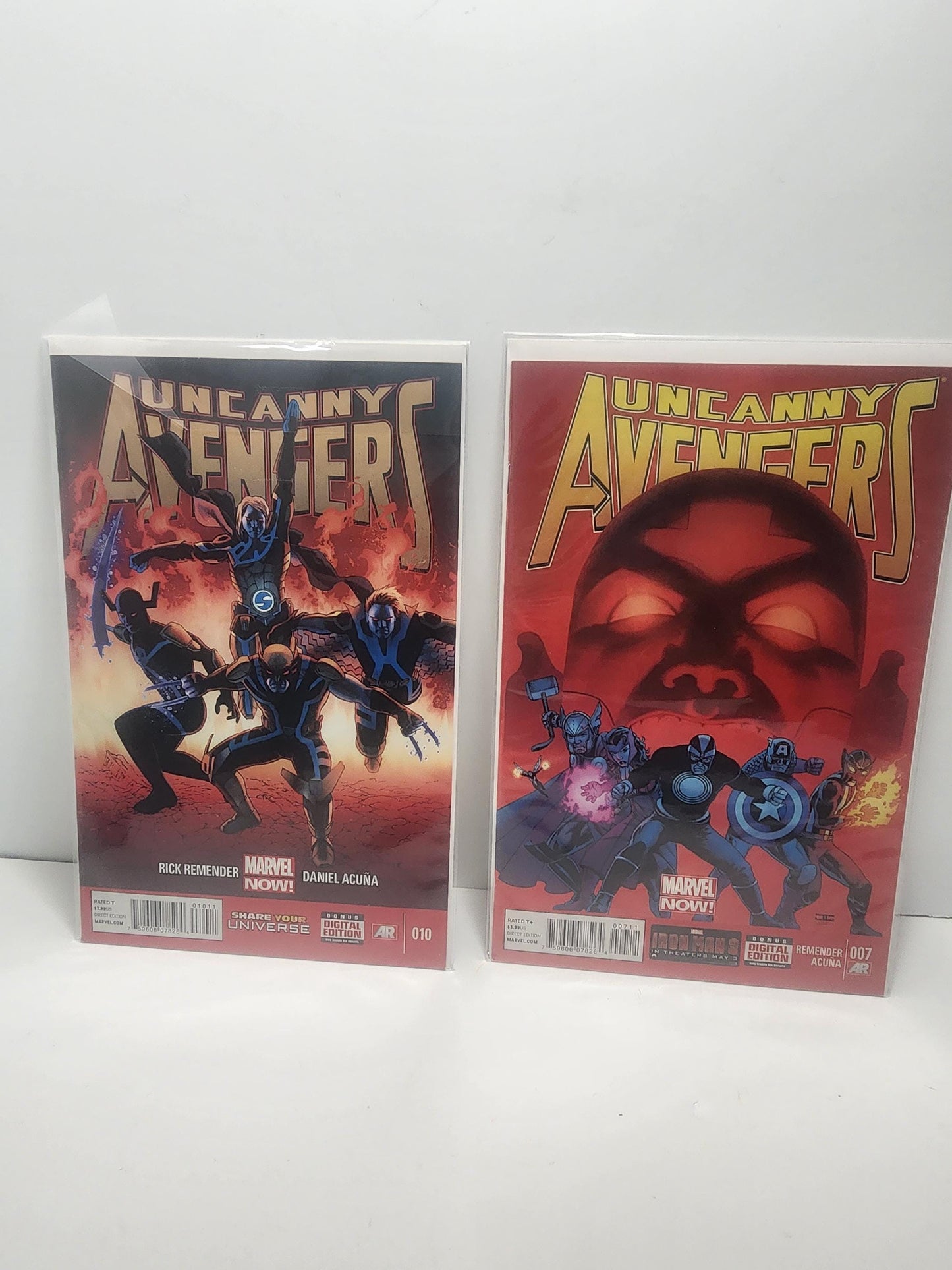 Marvel Uncanny Avengers Comic Book Lot of 2 - Comics - Vintage Comics - Marvel - Marvel Comics - Uncanny Avengers - Avengers - Marvel Avenge