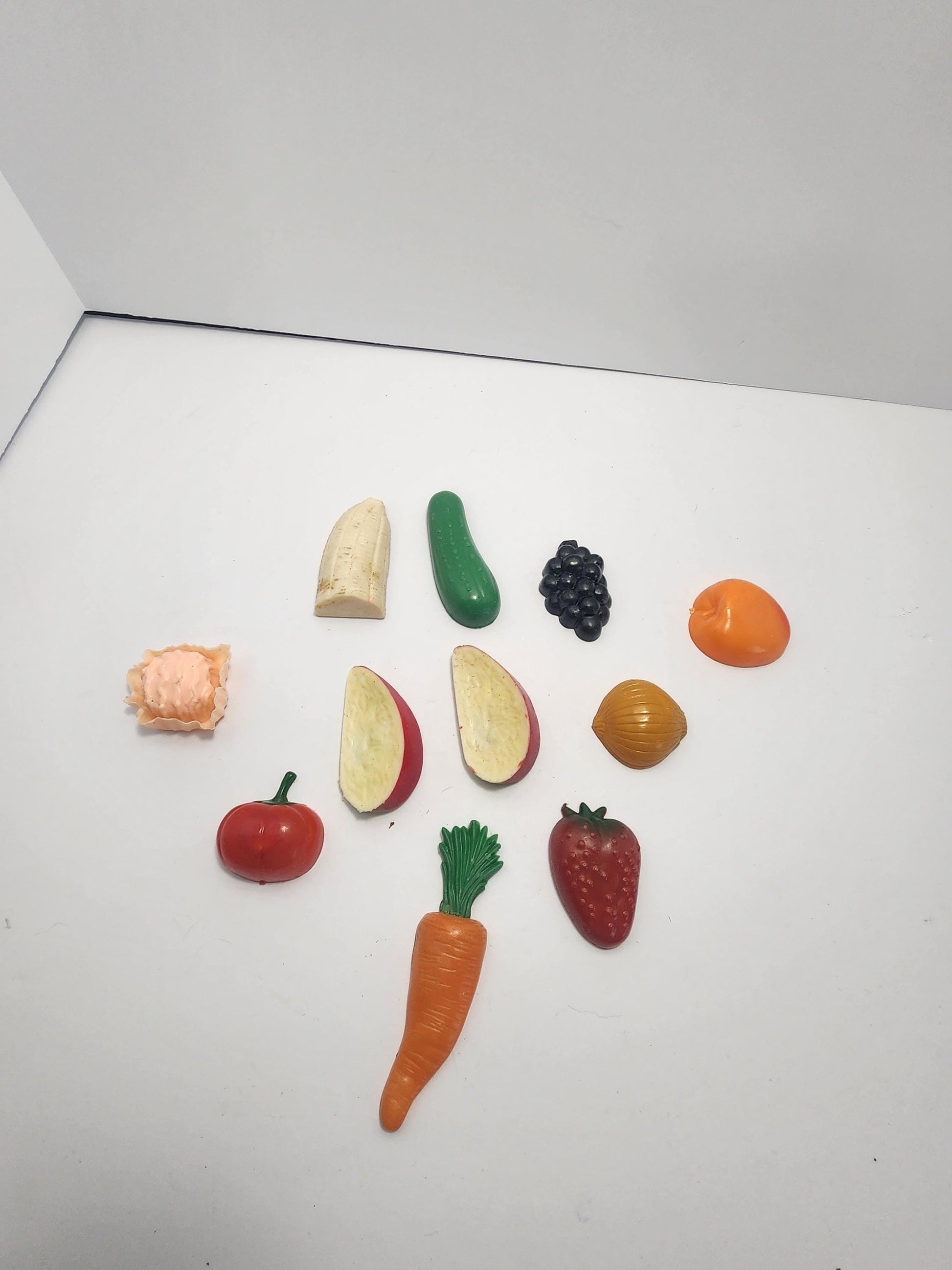 Fruit & Vegetables Refrigerator Magnets LOT - Magnets - Refrigerator Magnets - Fruit - Vegetables - Cupcake - Kitchen - Kitchen Decor