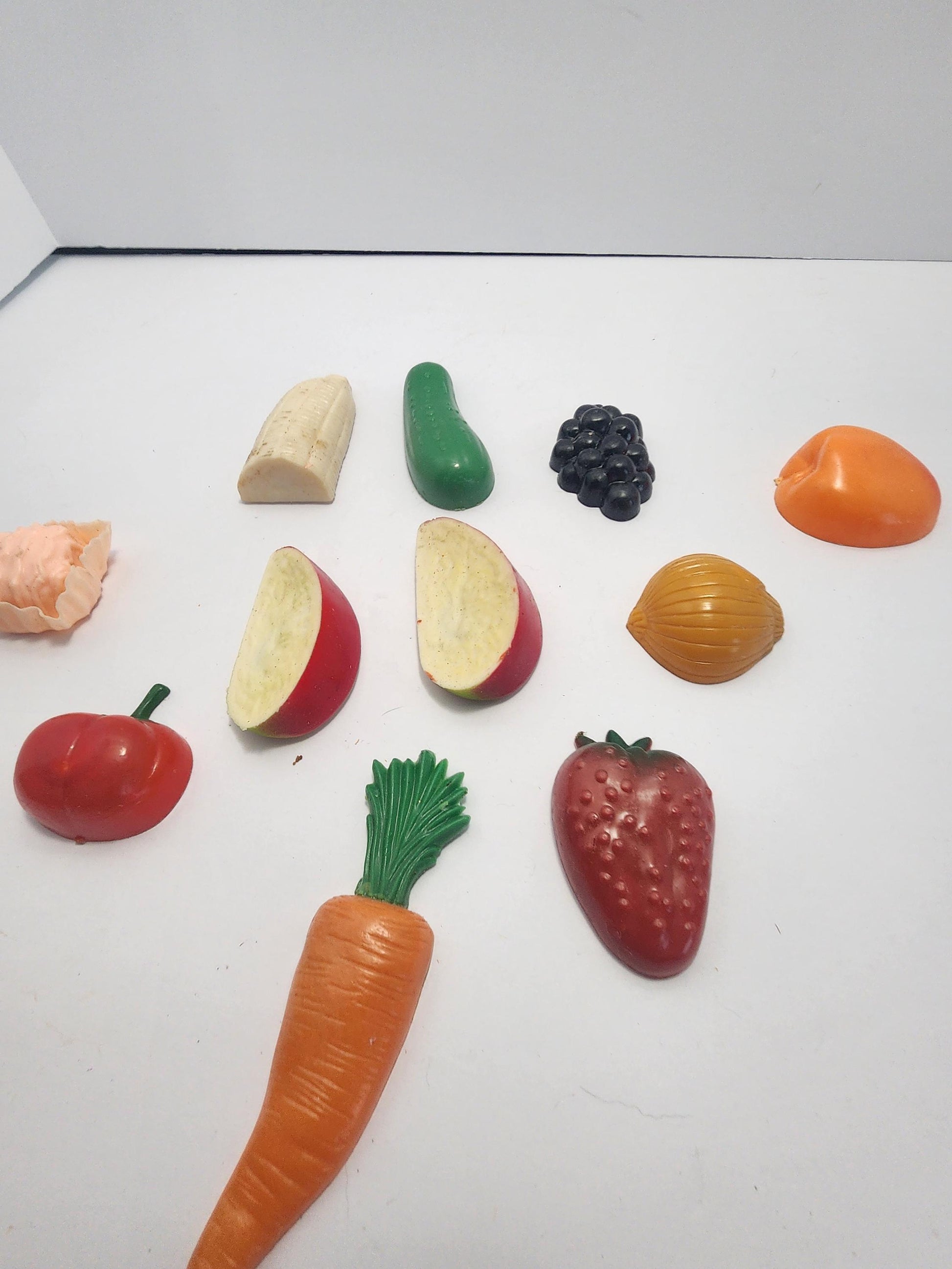 Fruit & Vegetables Refrigerator Magnets LOT - Magnets - Refrigerator Magnets - Fruit - Vegetables - Cupcake - Kitchen - Kitchen Decor