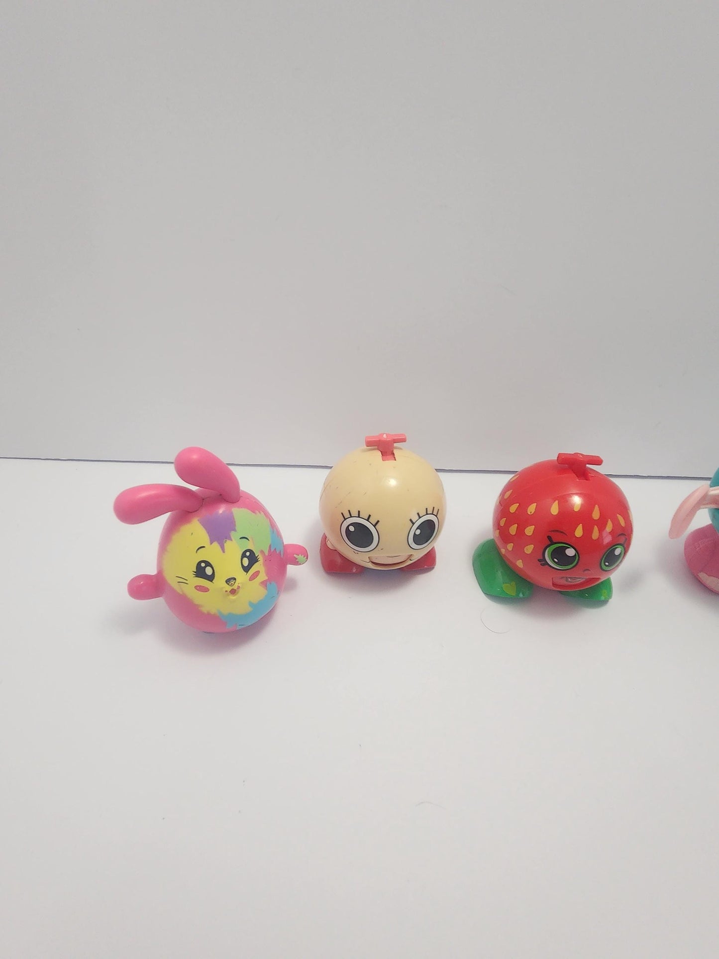 Cute Toys Lot of 4 Figures - Shopkins - Pikmi - Shopkins Toys - Toys - Cute Toys - Girl Toys - Strawberry - Figurines