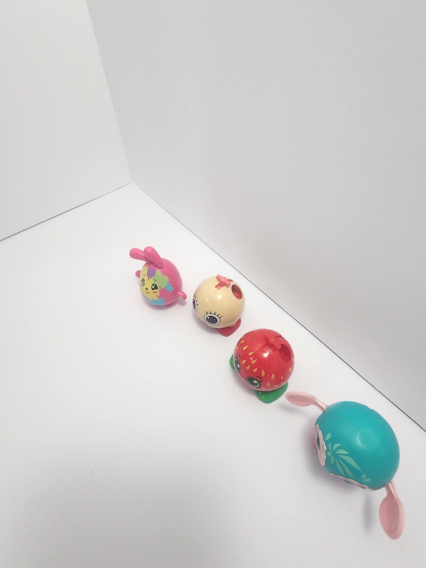 Cute Toys Lot of 4 Figures - Shopkins - Pikmi - Shopkins Toys - Toys - Cute Toys - Girl Toys - Strawberry - Figurines