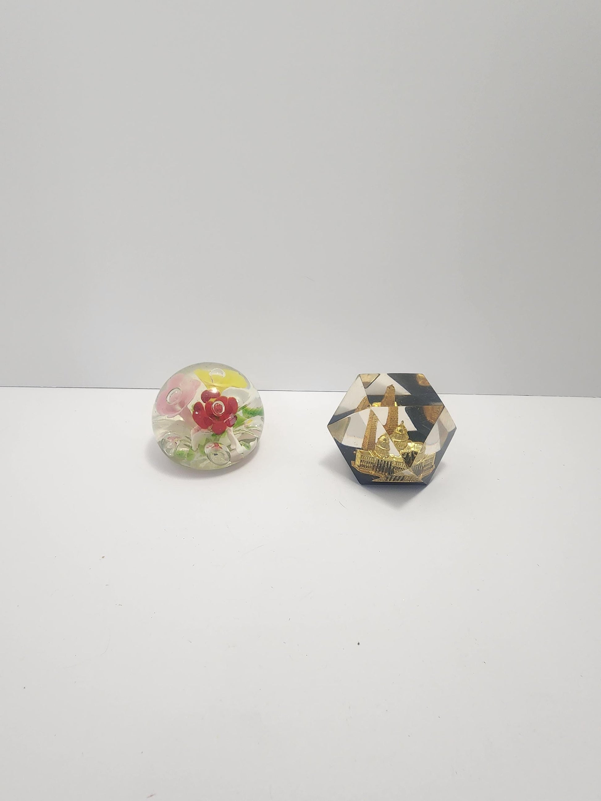 Paper Weights Vintage - Floral Design - Washington DC - United States - Washington - DC - Paperweight - Office - Desk Decor
