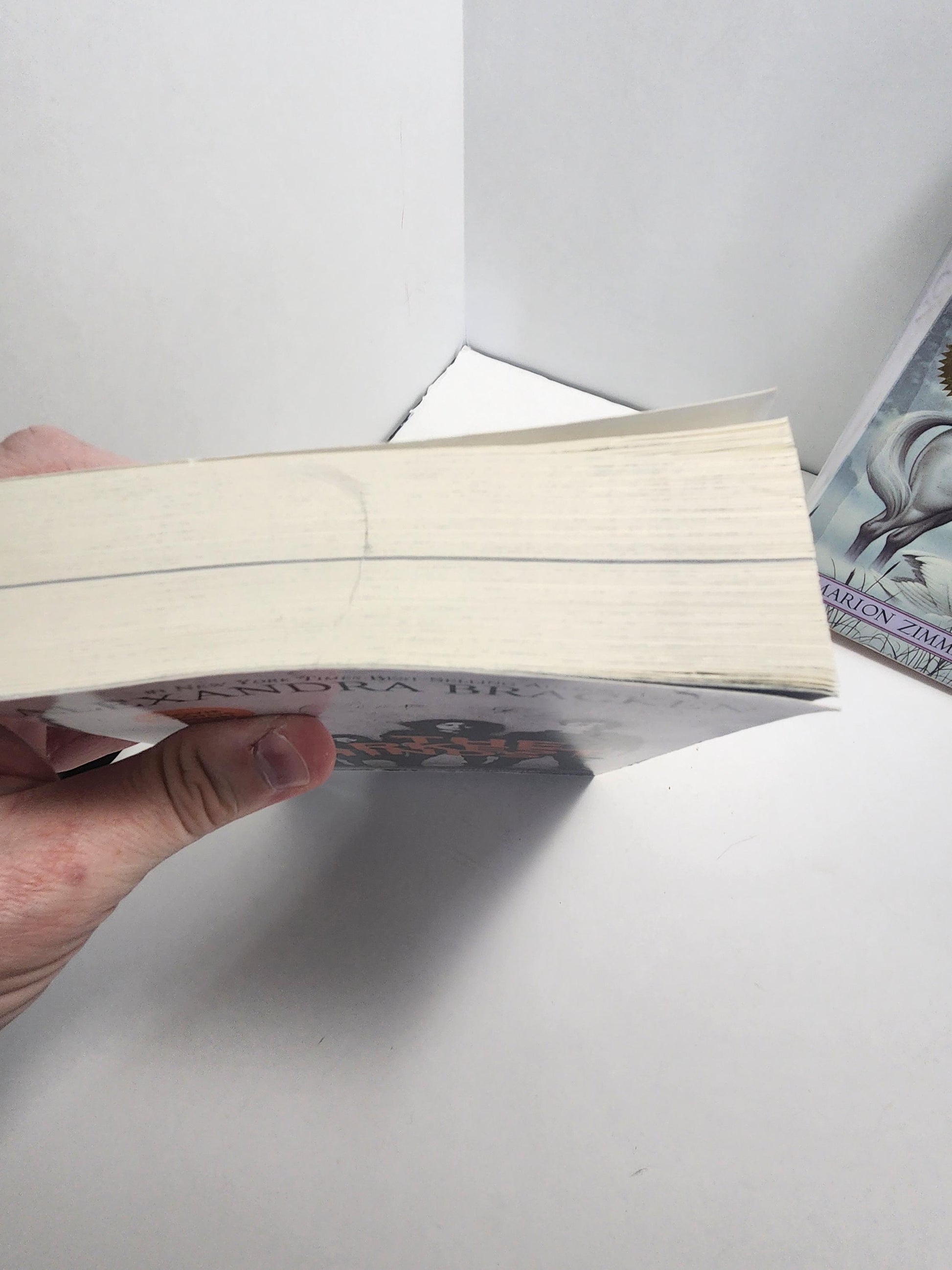 The Darkest Minds Book By Alexandra Brackens - Alexandra Brackens - The Darkest Minds - Books - Movies - Book Movies - Books With Movies