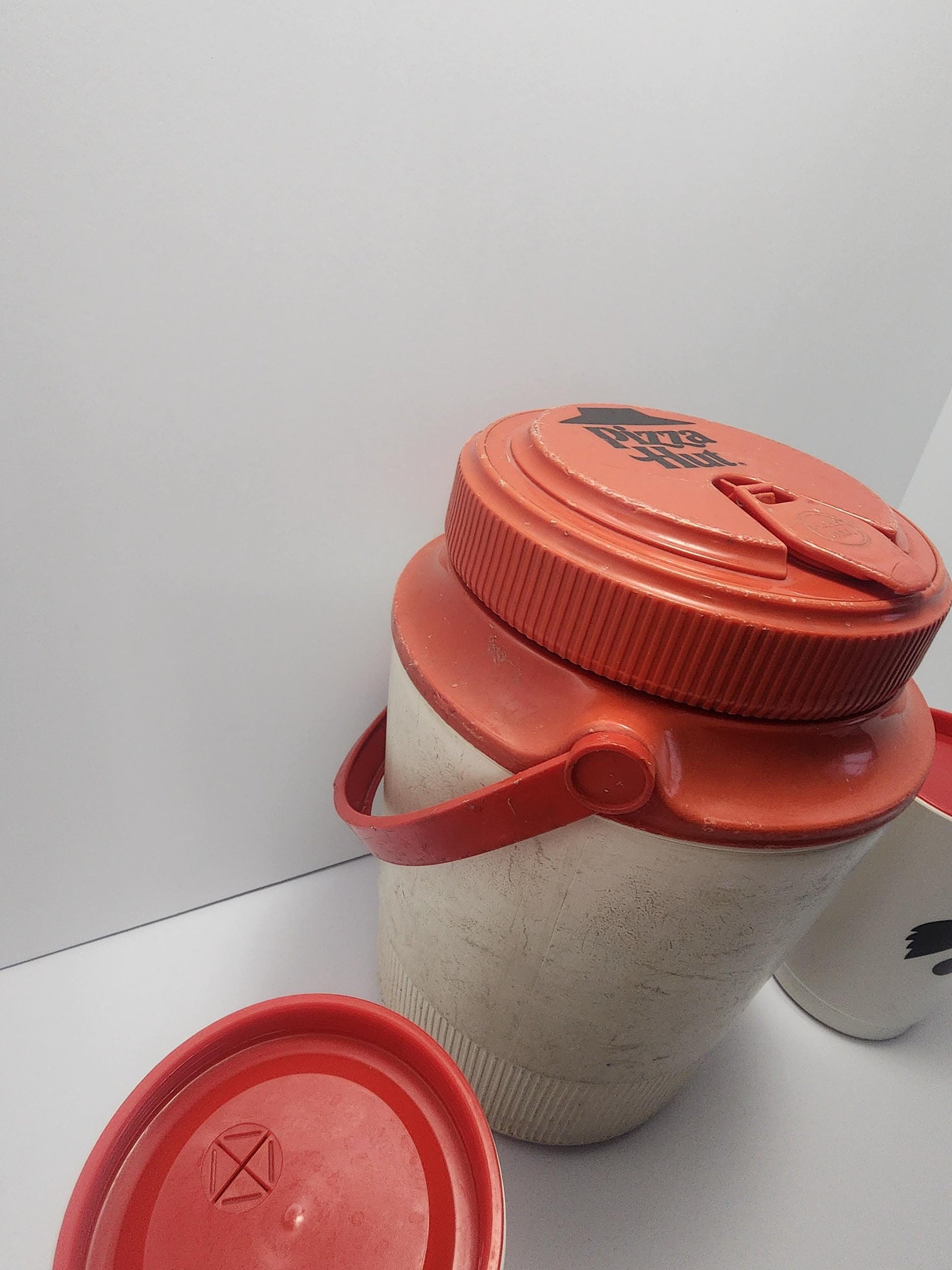 Vintage Pizza Hut Mugs and Water Cooler Jug - Iowa Hawkeyes - Pizza Hut - Coolers - Mugs - Thermos - Tumblers - Pizza - Drinkware - Hawkeyes