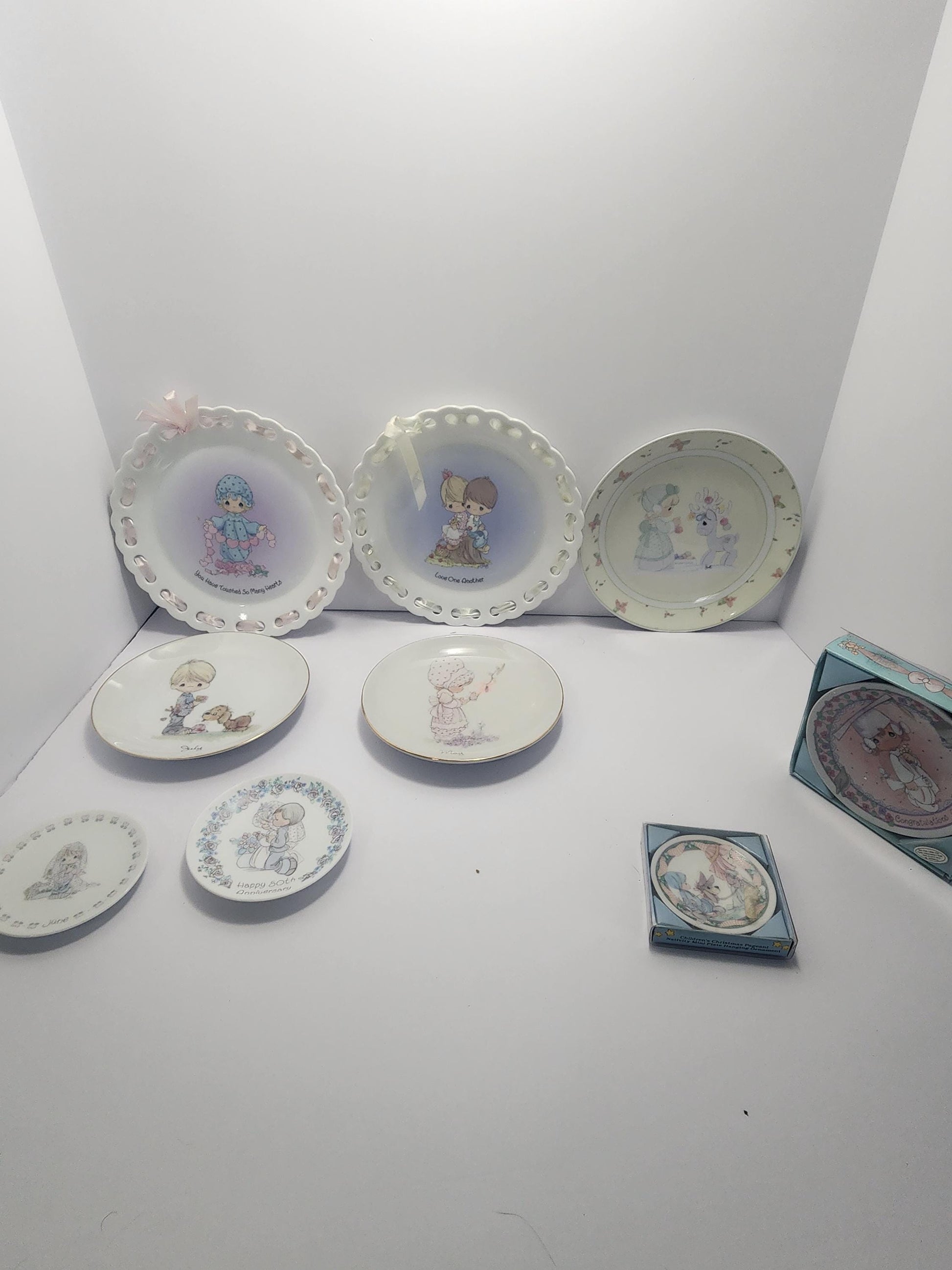 Precious Moments Collectable Vintage Plates - Precious Moments - Plates - Collectables - Figurines - Religious Gifts - Collectable Plates