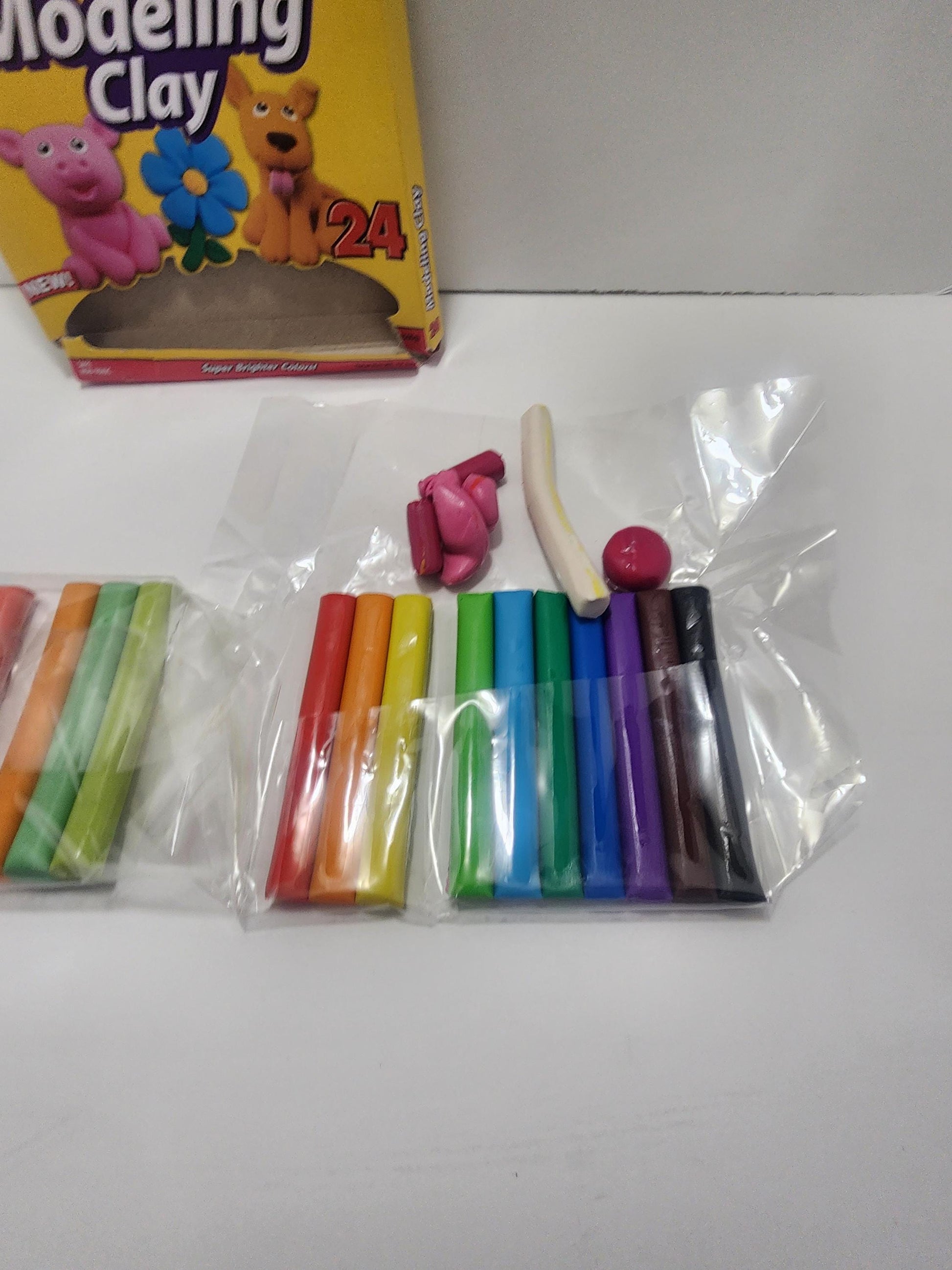 CrazyArt Crayola Modeling Clay Opened - Modeling Clay - Clay - Art - Arts and Crafts - CrazyArt - Crazy Art - Playdoh - Kids - Games