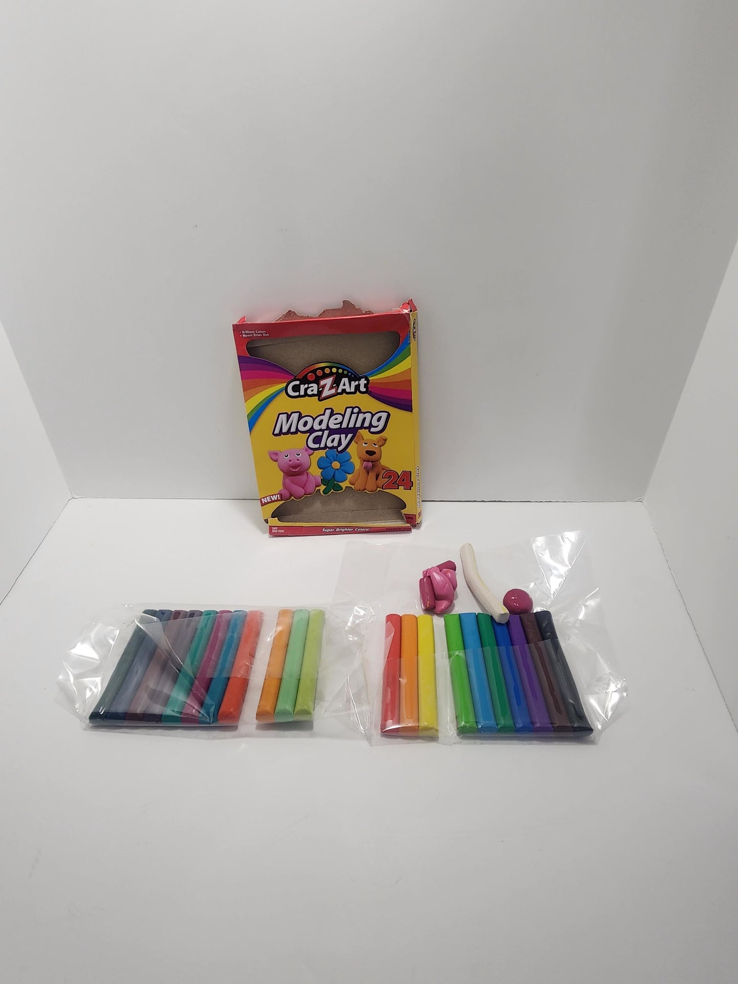 CrazyArt Crayola Modeling Clay Opened - Modeling Clay - Clay - Art - Arts and Crafts - CrazyArt - Crazy Art - Playdoh - Kids - Games
