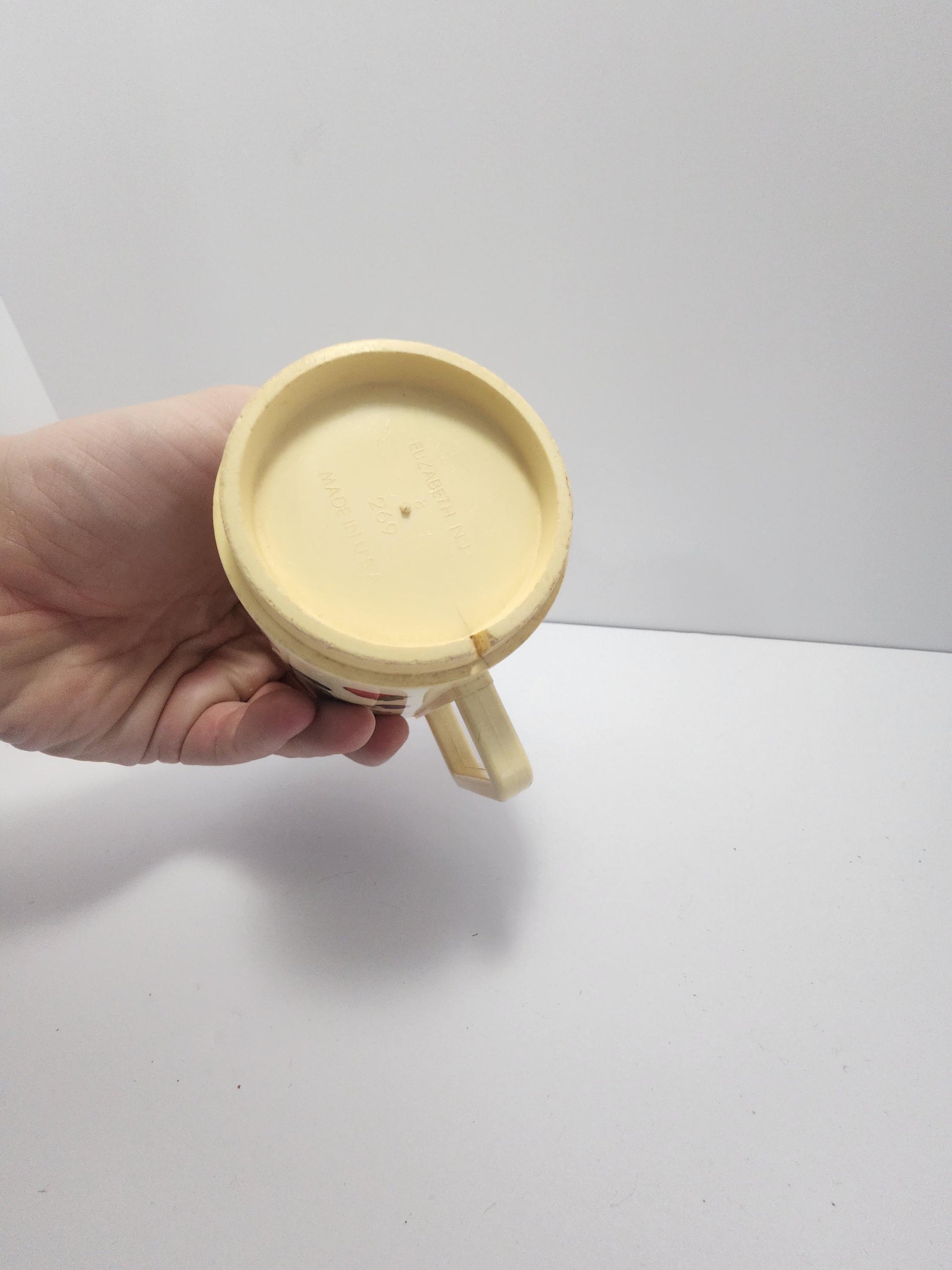 Strawberry Shortcake 1980s Vintage Plastic Mug - Character Glasses - Mugs - 1980s - Strawberry Shortcake