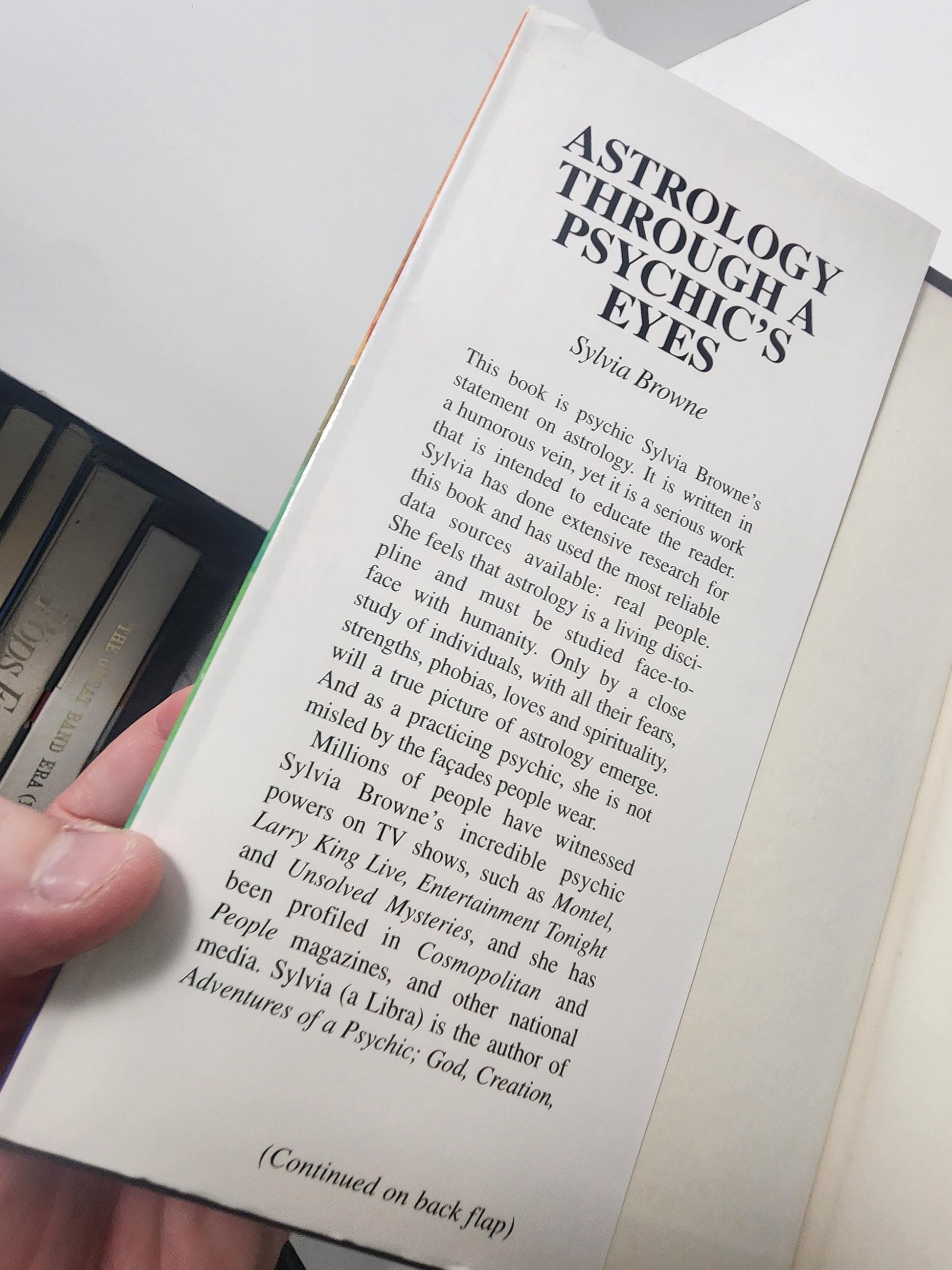 Astrology Through A Psychics Eye By Slyvia Brownie - Astrology - Astrology Books - Books - Psychic - Psychic Books - Psychic Gifts - Gifts
