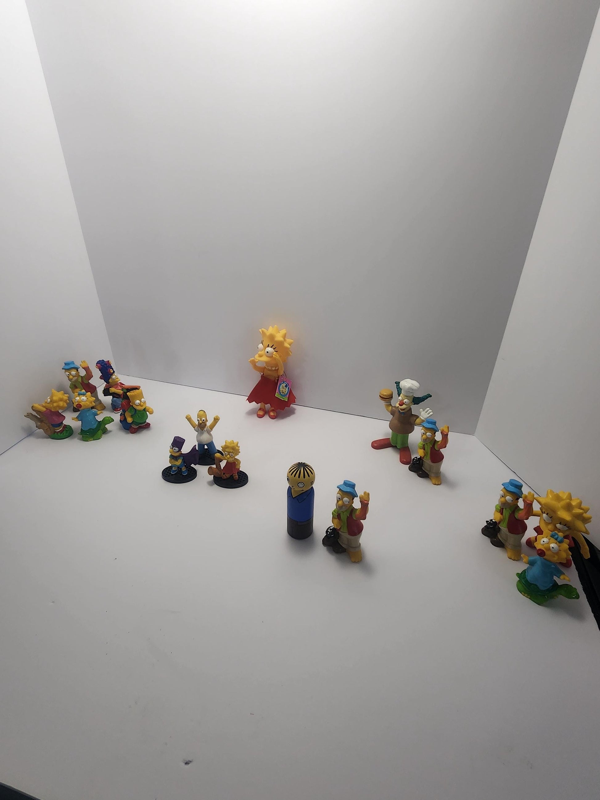 The Simpsons Toys - Lisa Simpson - The Simpsons - ABC - TV Shows - Cartoons - Cartoon Figurines - Simpsons Toys