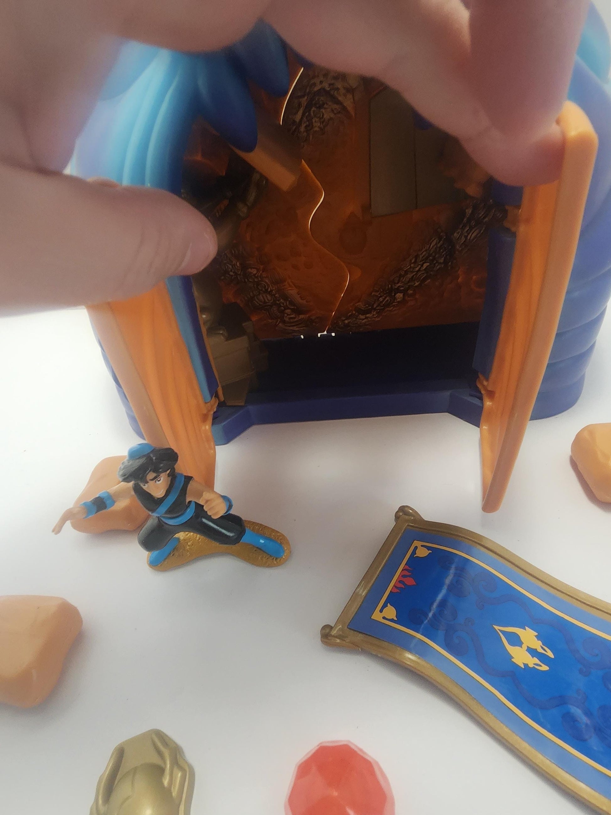 Aladdin Cave Of Wonders 1990s Vintage Playset - Disney - Playsets - Disney Toys - Aladdin - Aladdin Toys - Cave Of Wonders