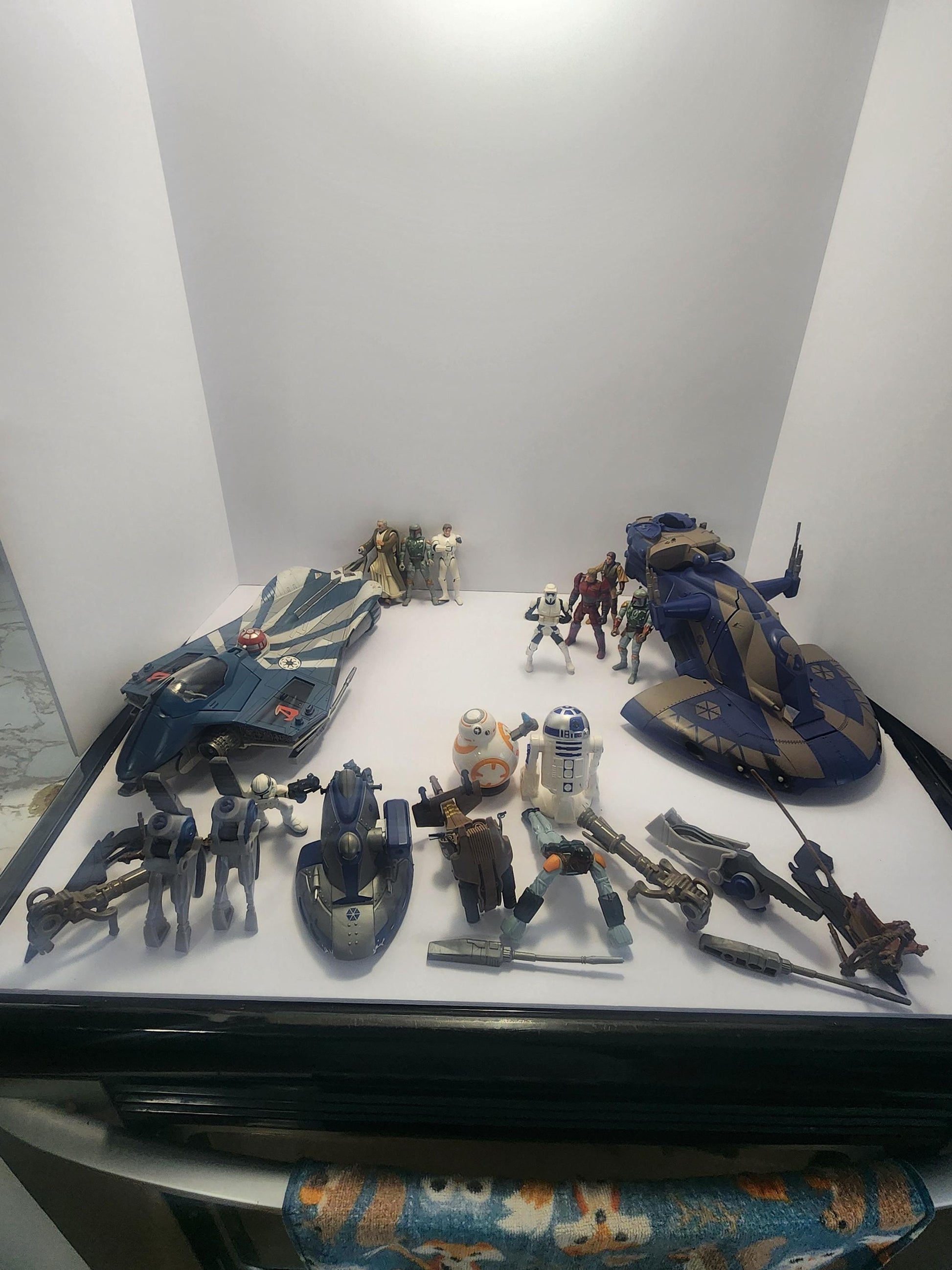 2000s Star Wars Action Figures LOTS - Anakin Skywalker - Azure Angel - Federation AAT Armored Assault Tank - Action Figures - Star Wars Toys