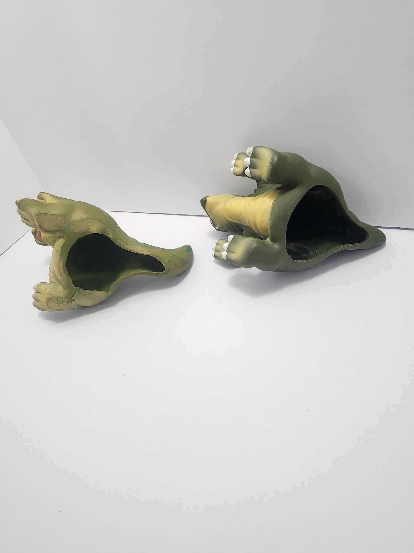 Land Before Time 1988 Ducky & Spike Figures - Land Before Time - Dinosaurs - Vintage Toys - Pizza Hut - Pizza Hut Toys - Hand Puppets