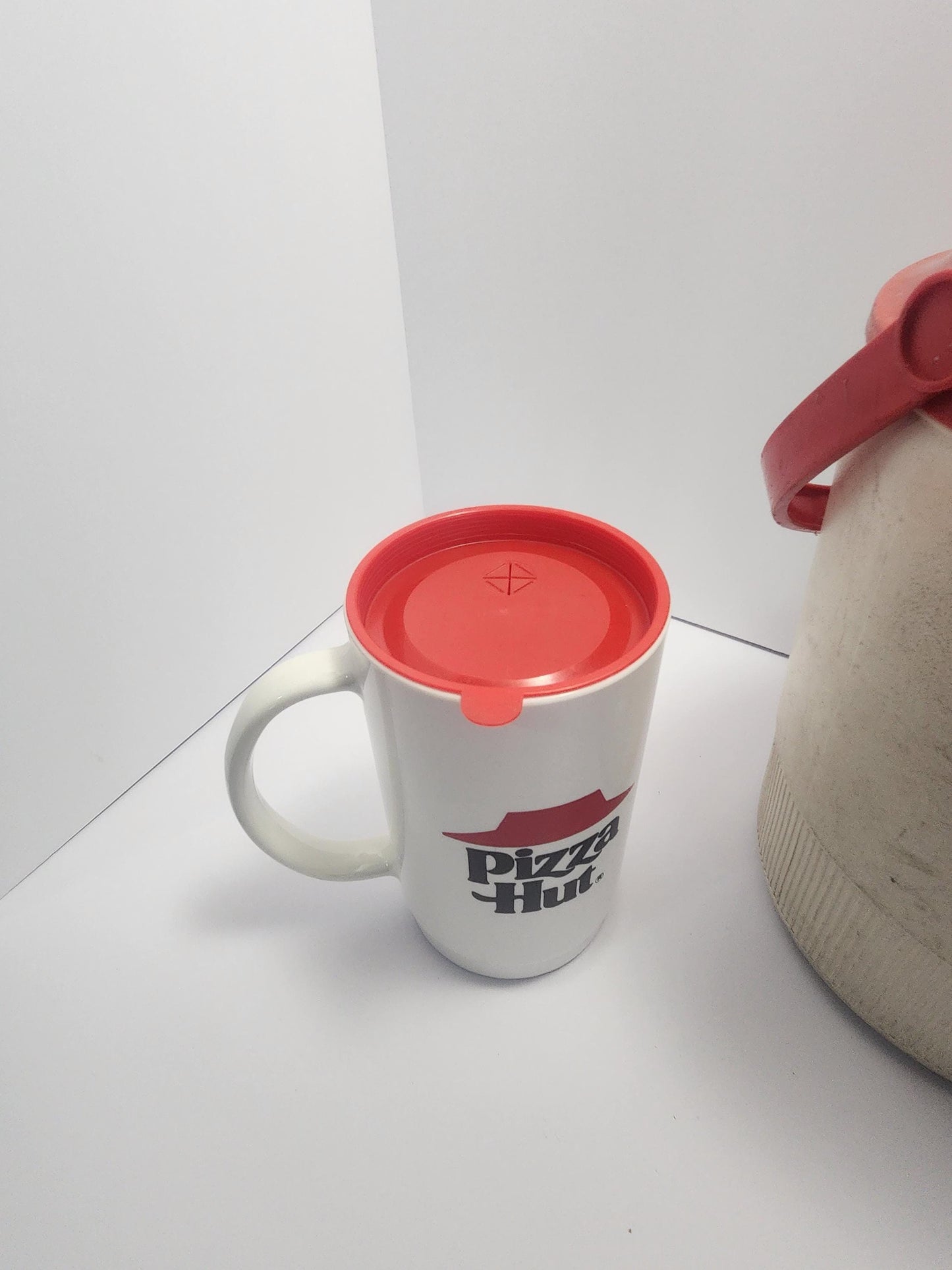 Vintage Pizza Hut Mugs and Water Cooler Jug - Iowa Hawkeyes - Pizza Hut - Coolers - Mugs - Thermos - Tumblers - Pizza - Drinkware - Hawkeyes